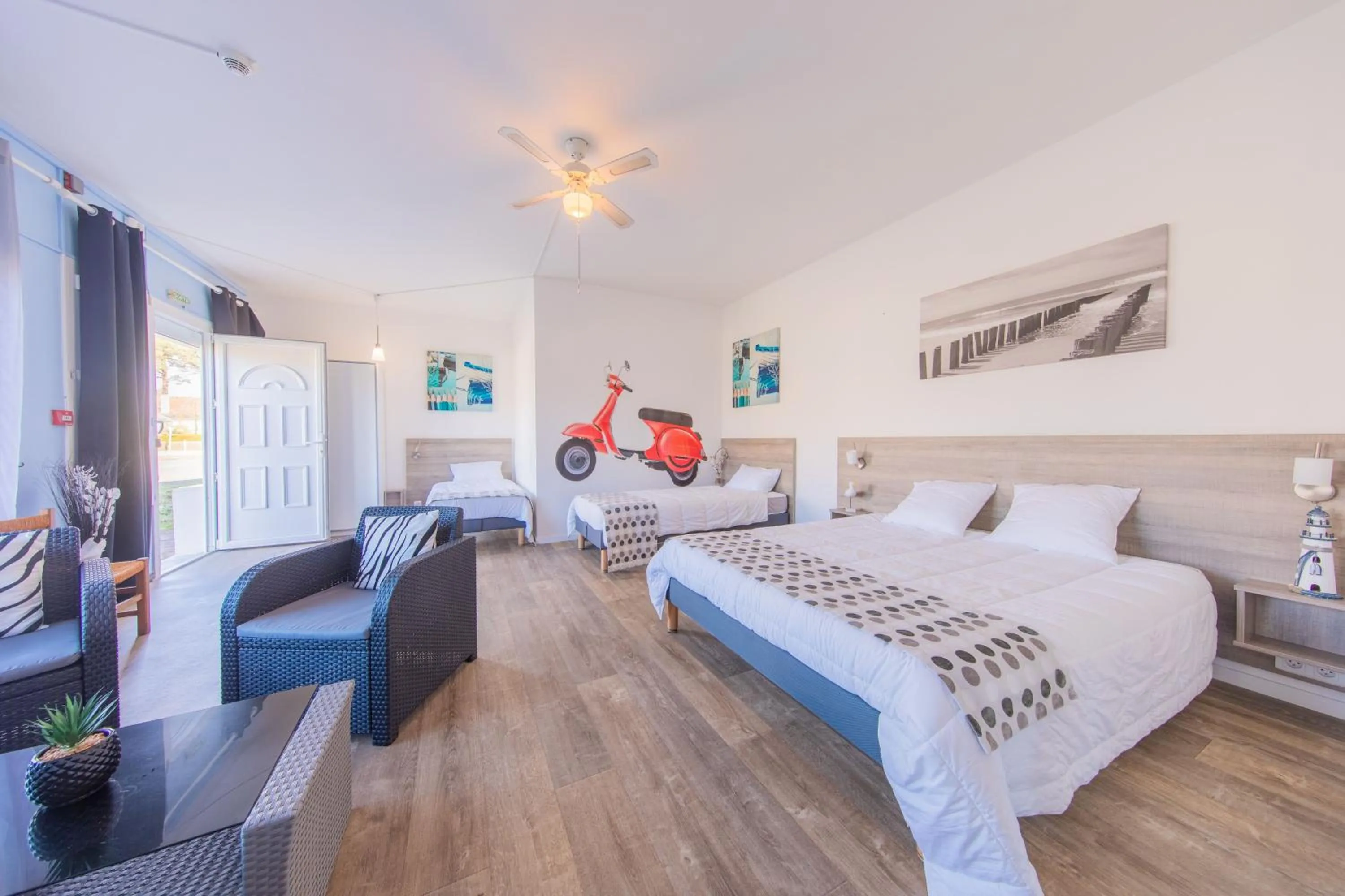 Bed in Hôtel Land'Azur