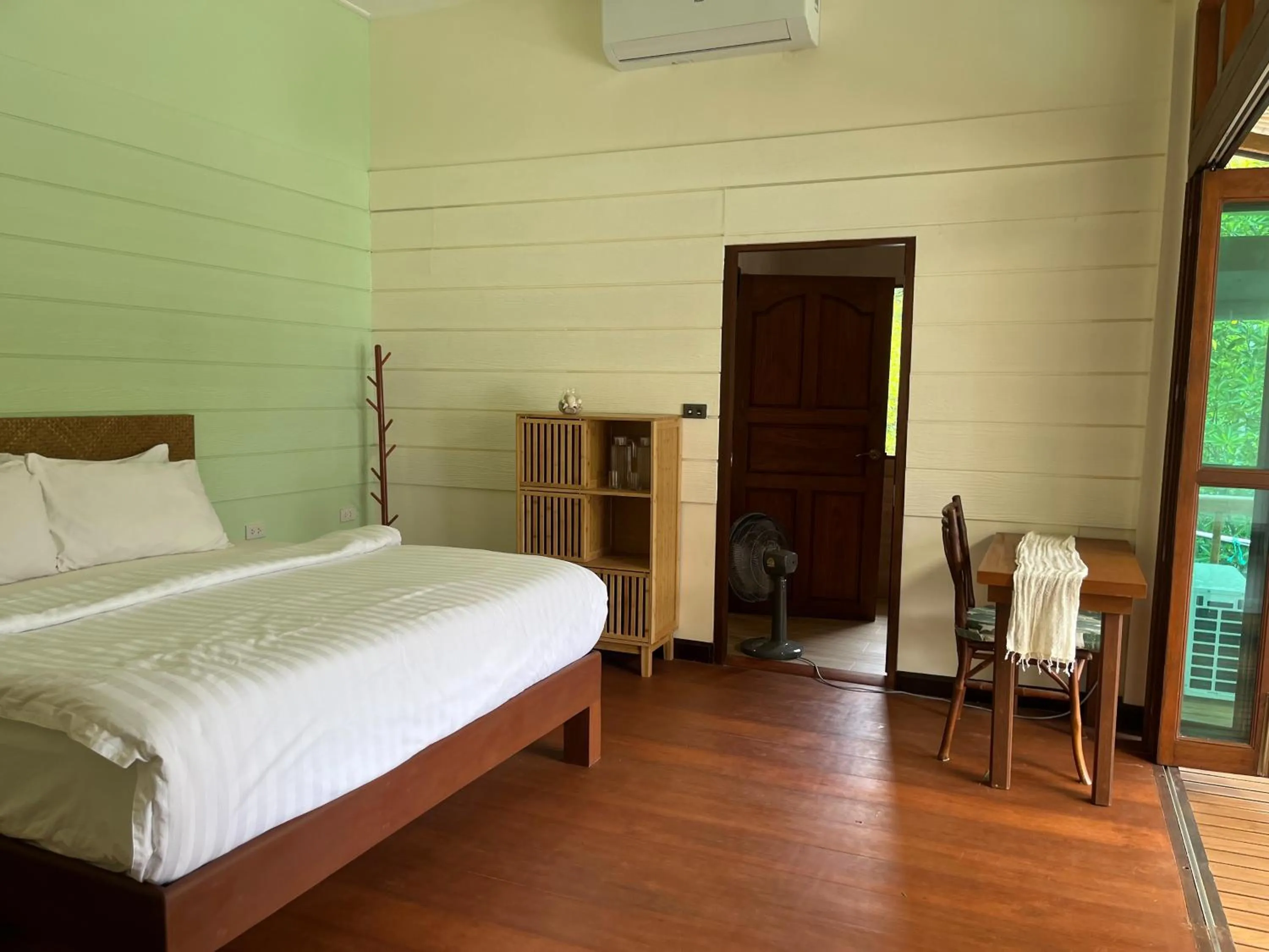 Bed in À La Koh Kood Resort