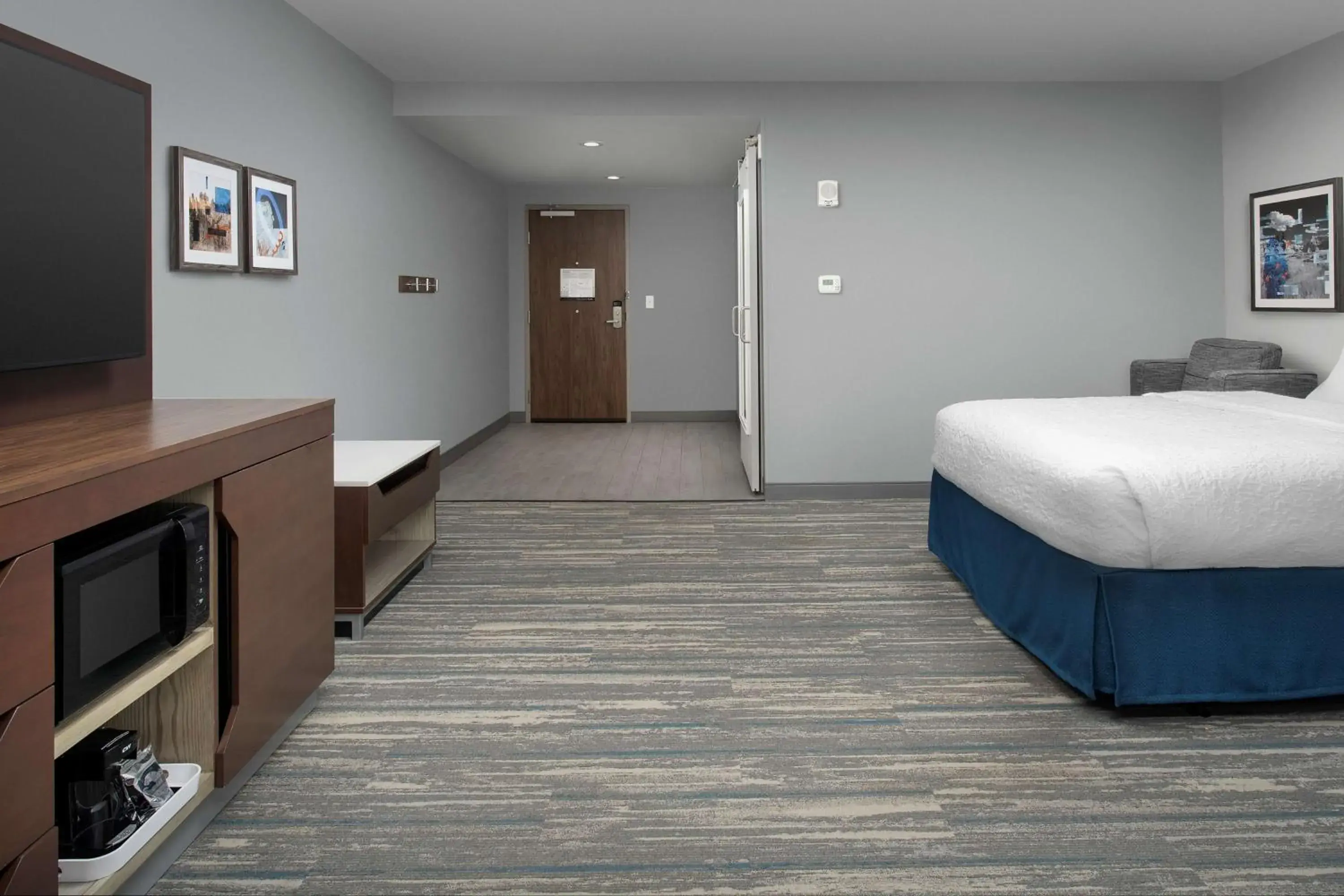 Queen Room with Two Queen Beds and Roll-In Shower - Mobility Access/Non-Smoking in Hampton Inn & Suites Rapid City Rushmore, SD Queen Room with Two Queen Beds and Roll-In Shower - Mobility Access/Non-Smoking in Hampton Inn & Suites Rapid City Rushmore, SD