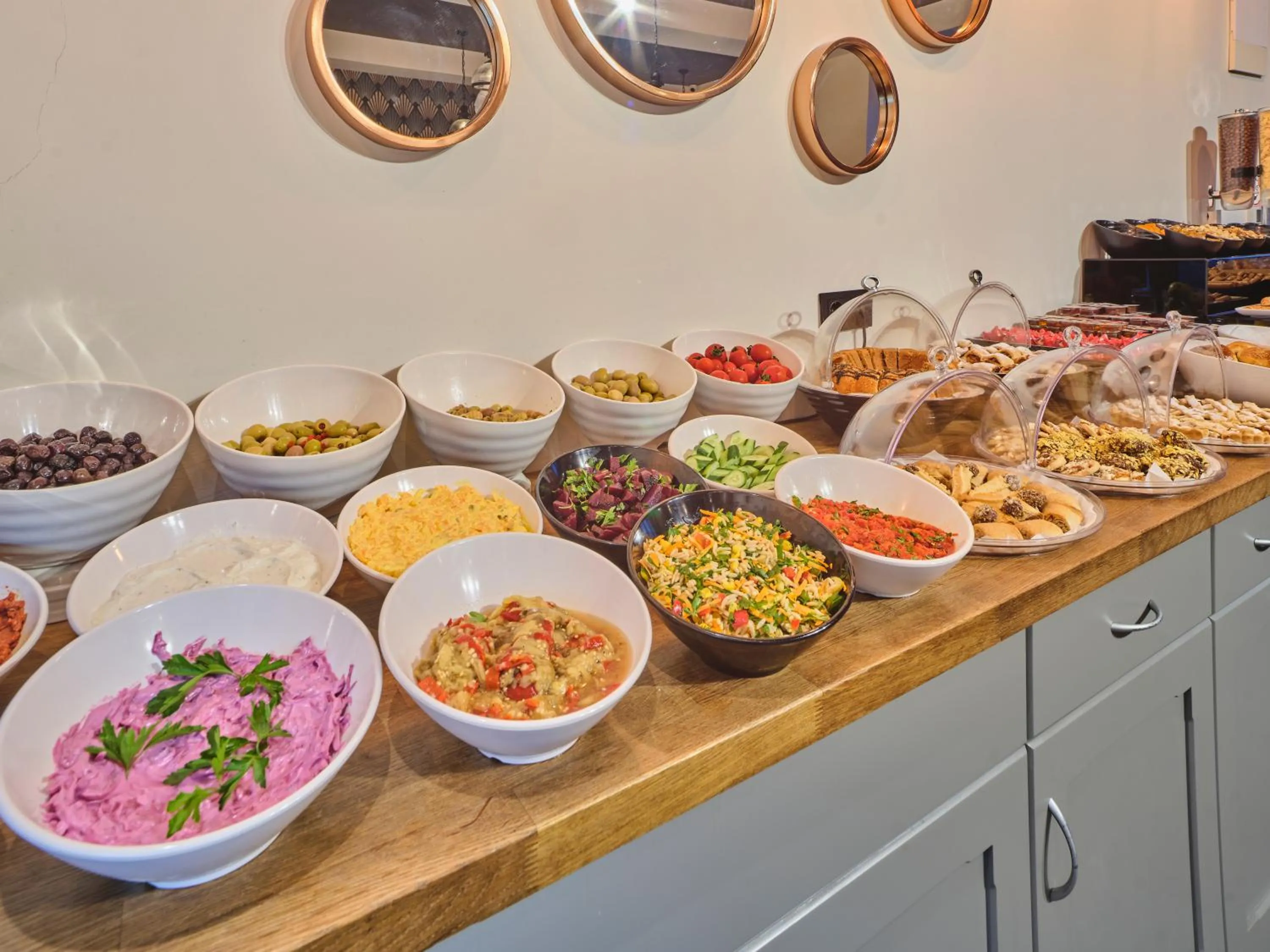 Breakfast in Four-G Hotel