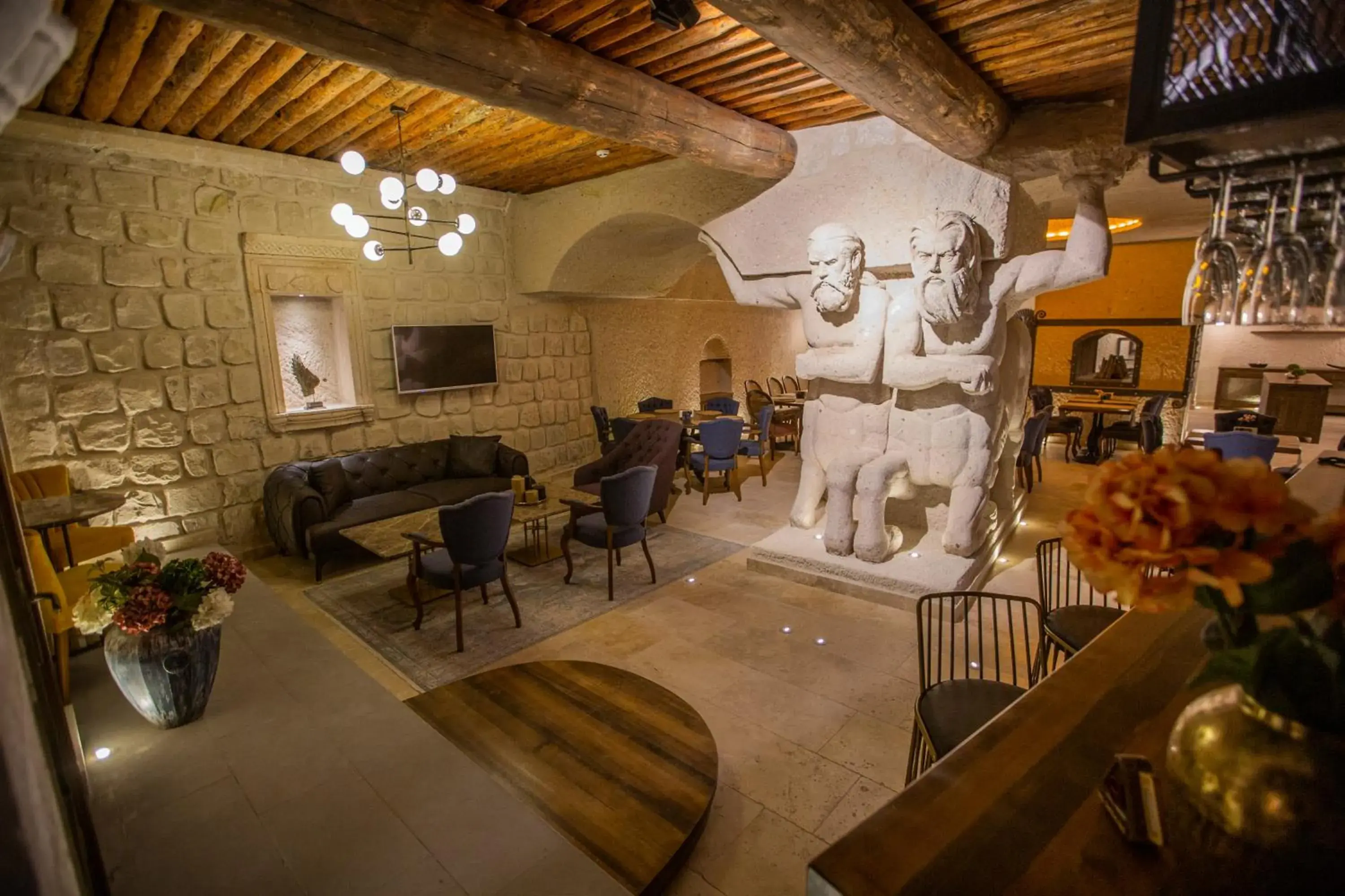 Restaurant/places to eat in Nino Cave Suites Restaurant/places to eat in Nino Cave Suites