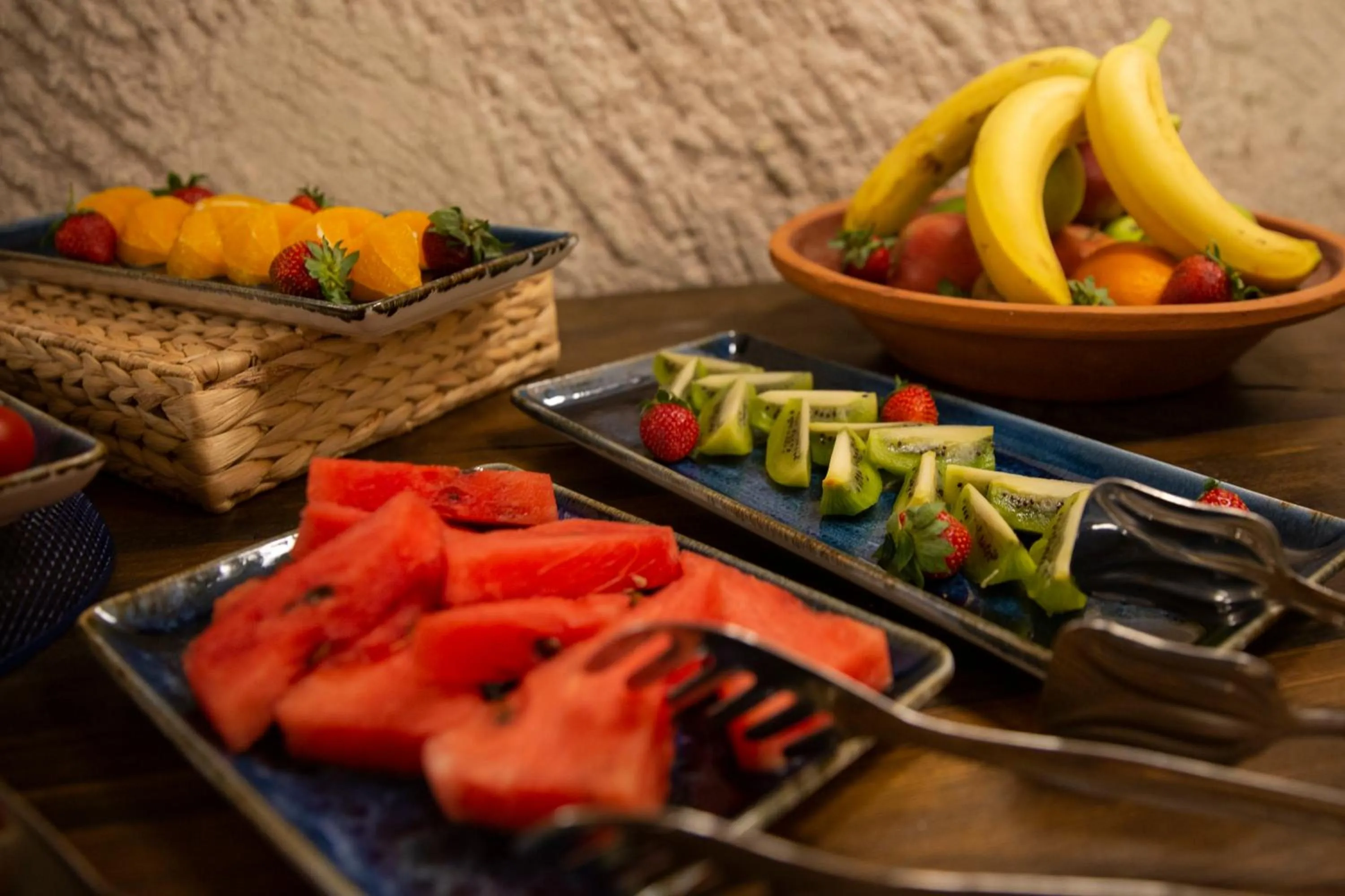 Restaurant/places to eat in Nino Cave Suites