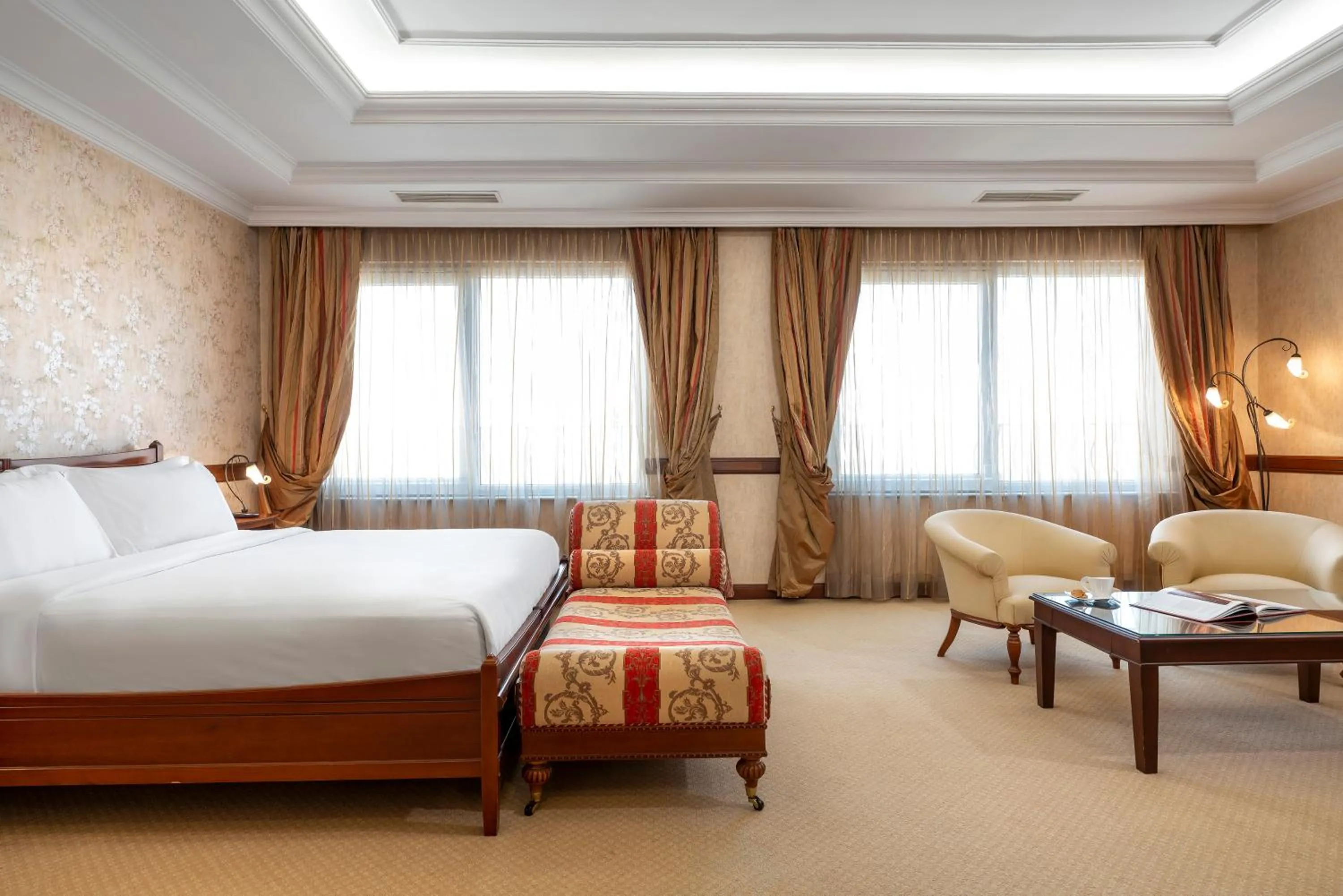 Bed in Occidental Taksim