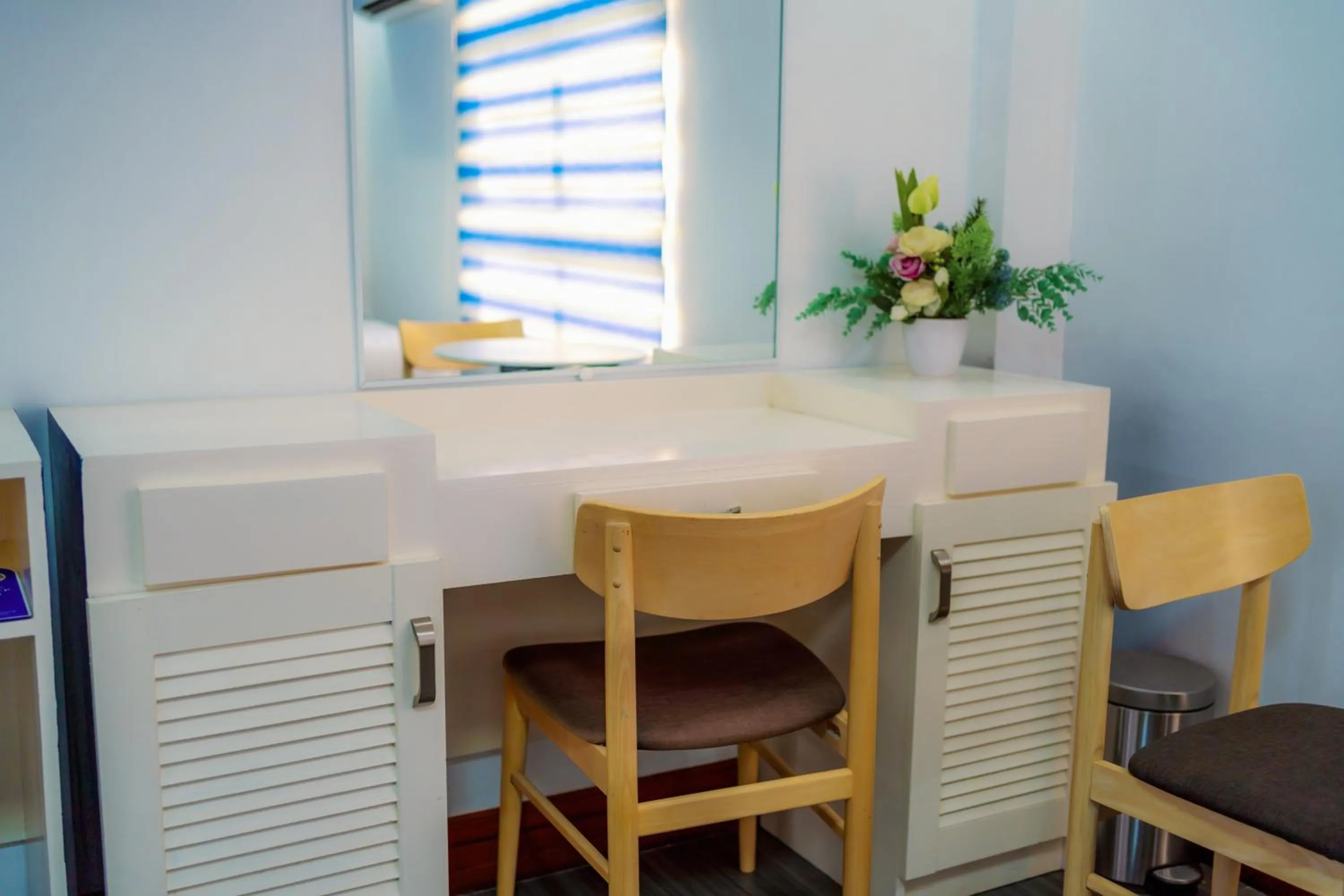 Santiago Cove Hotel and Restaurant