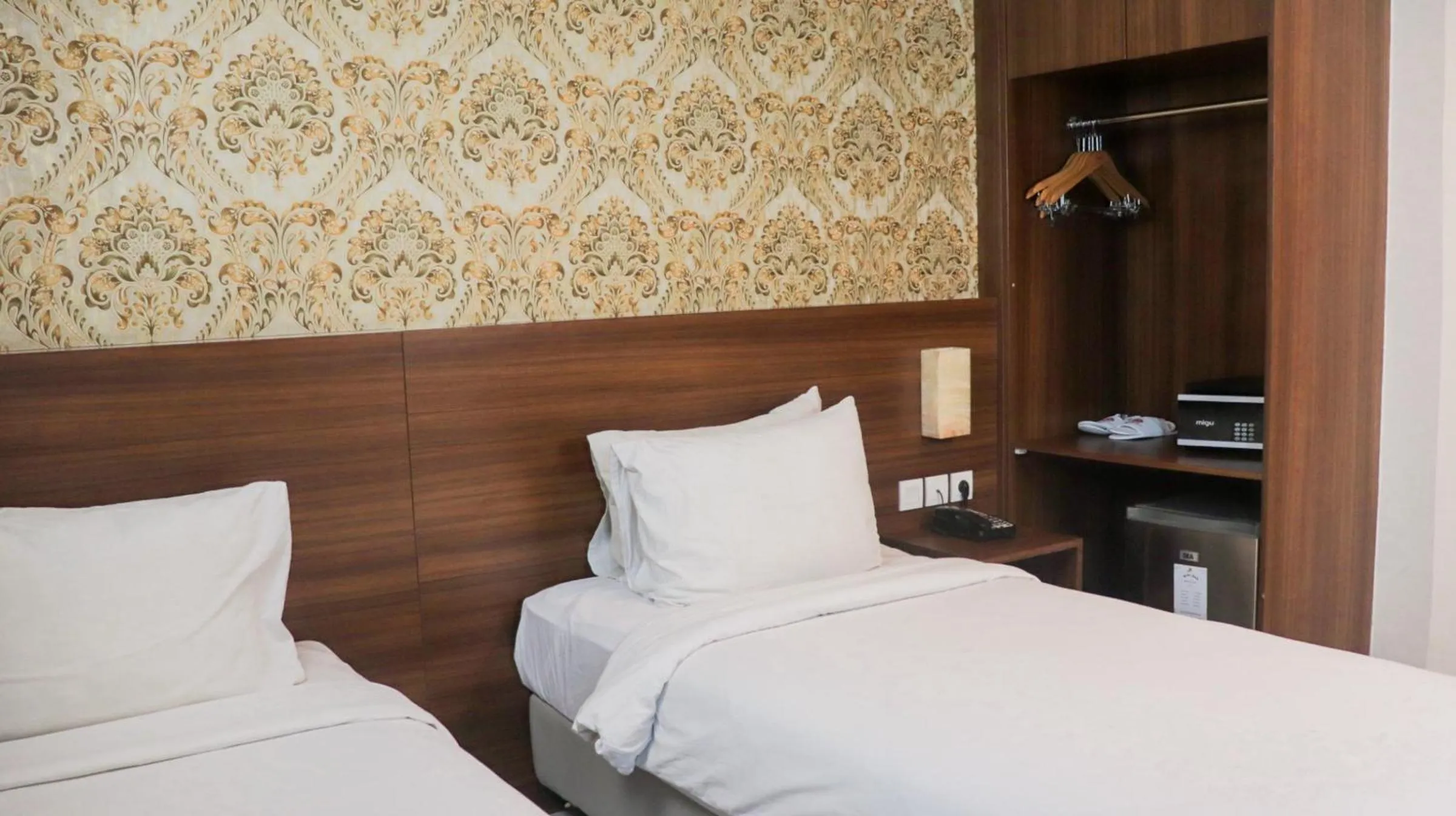 Bedroom, Bed in Pakons Prime Hotel