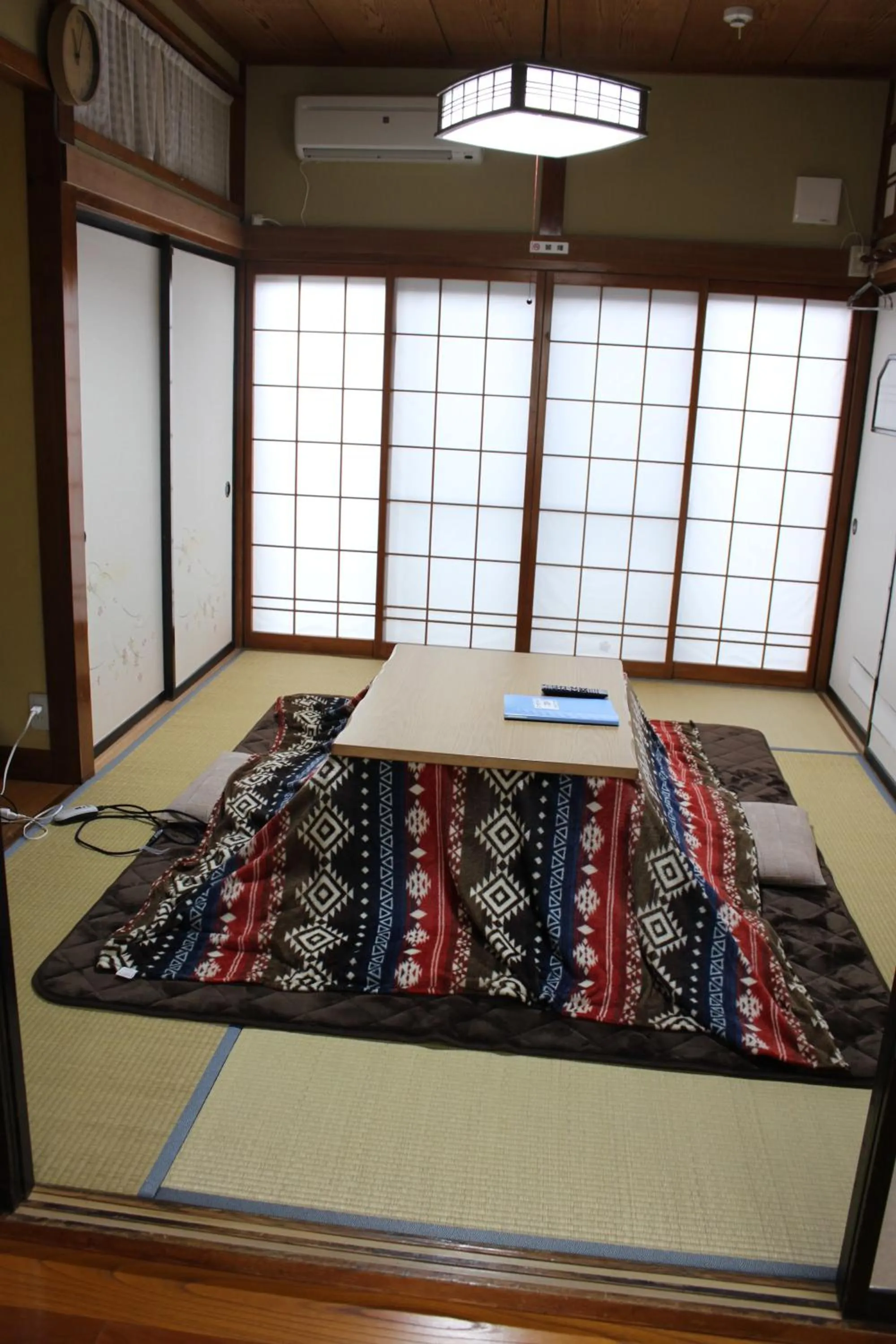 Photo of the whole room in Rosencat