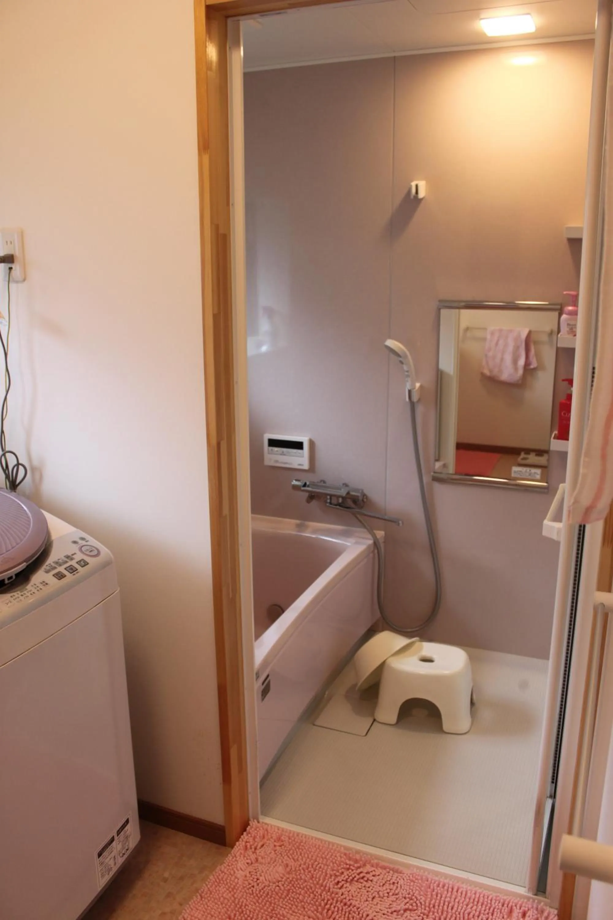 Hot Tub, Bed in Rosencat