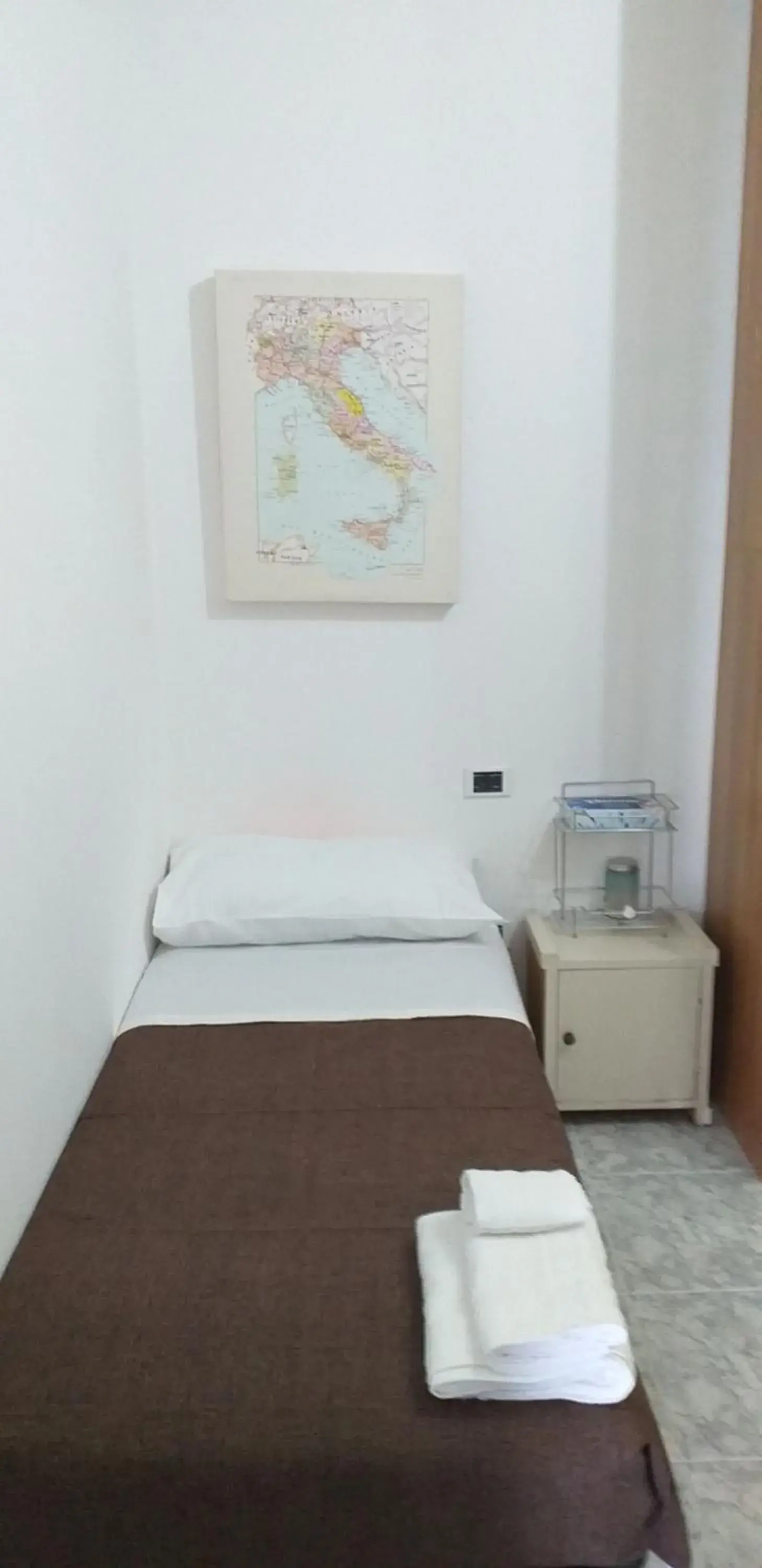 Large Double or Twin Room in Rosy house Large Double or Twin Room in Rosy house