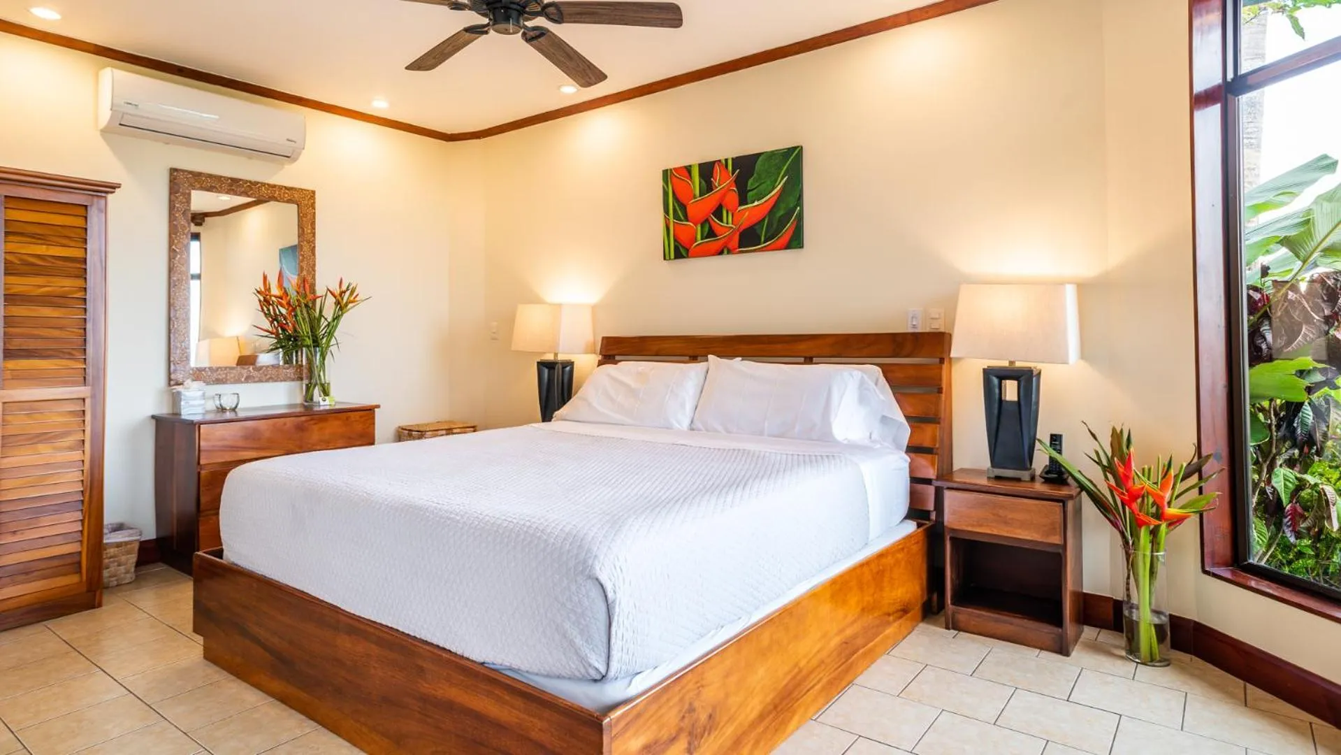 Deluxe Suite with Sea View in Tulemar