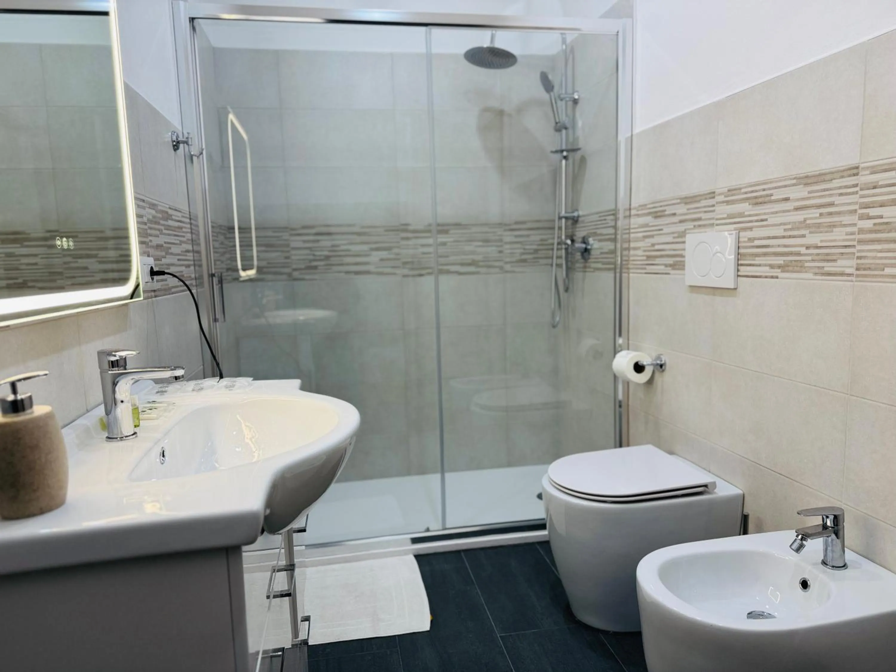 Shower in Villa Matilde