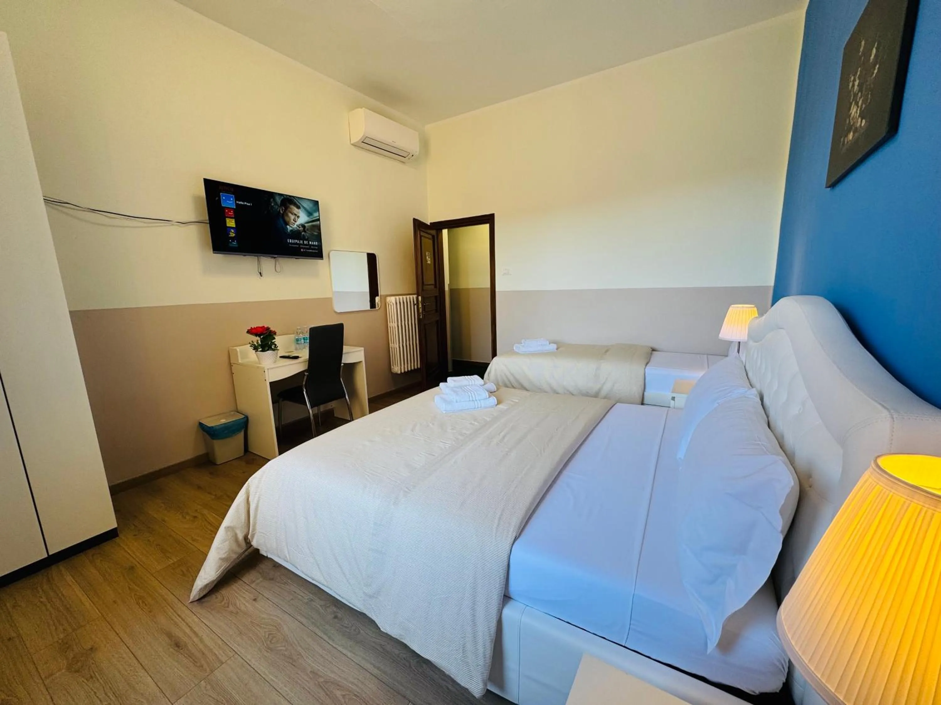 Communal lounge/ TV room, Bed in Villa Matilde