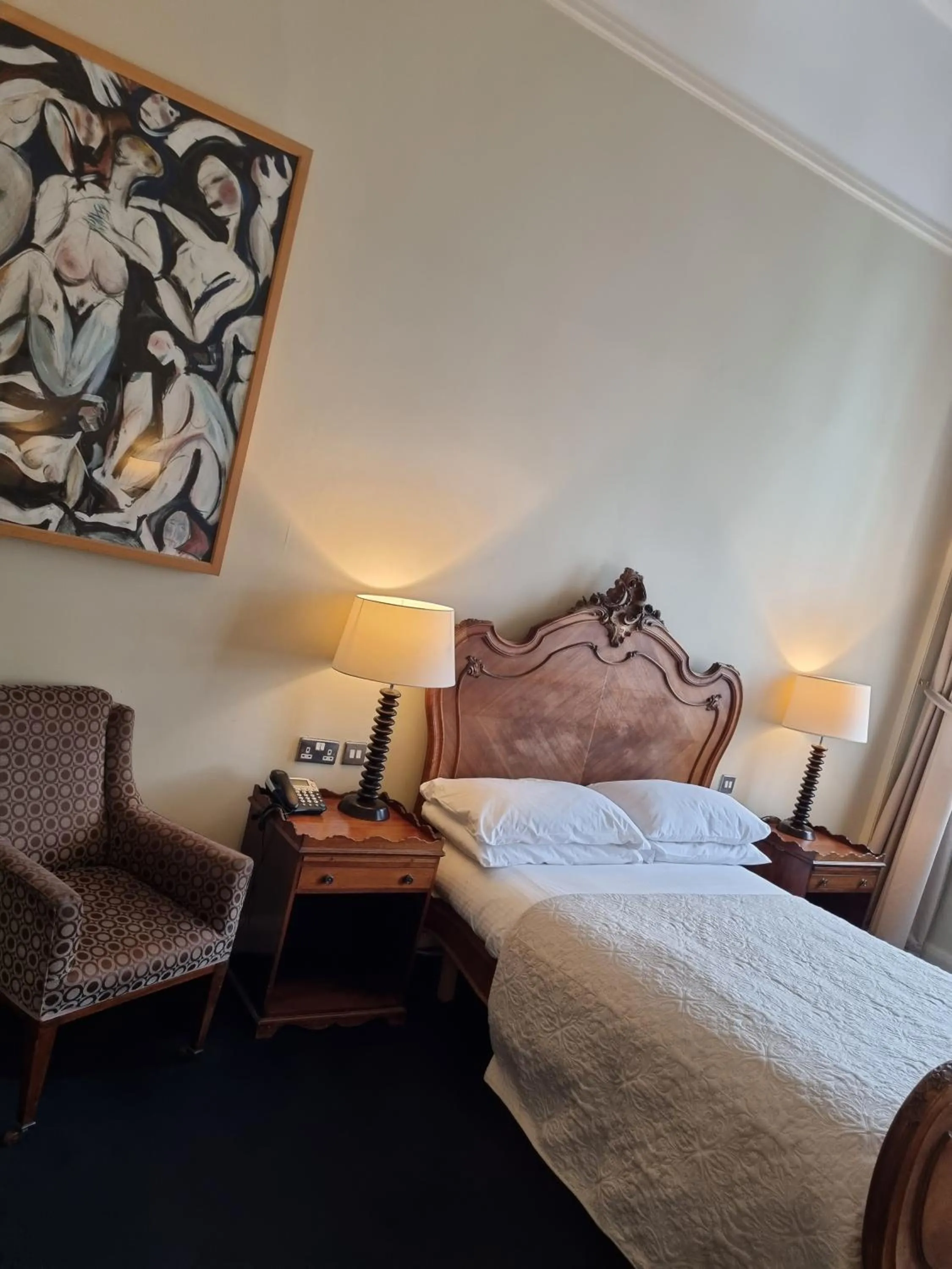 Bed in The Racquet Club