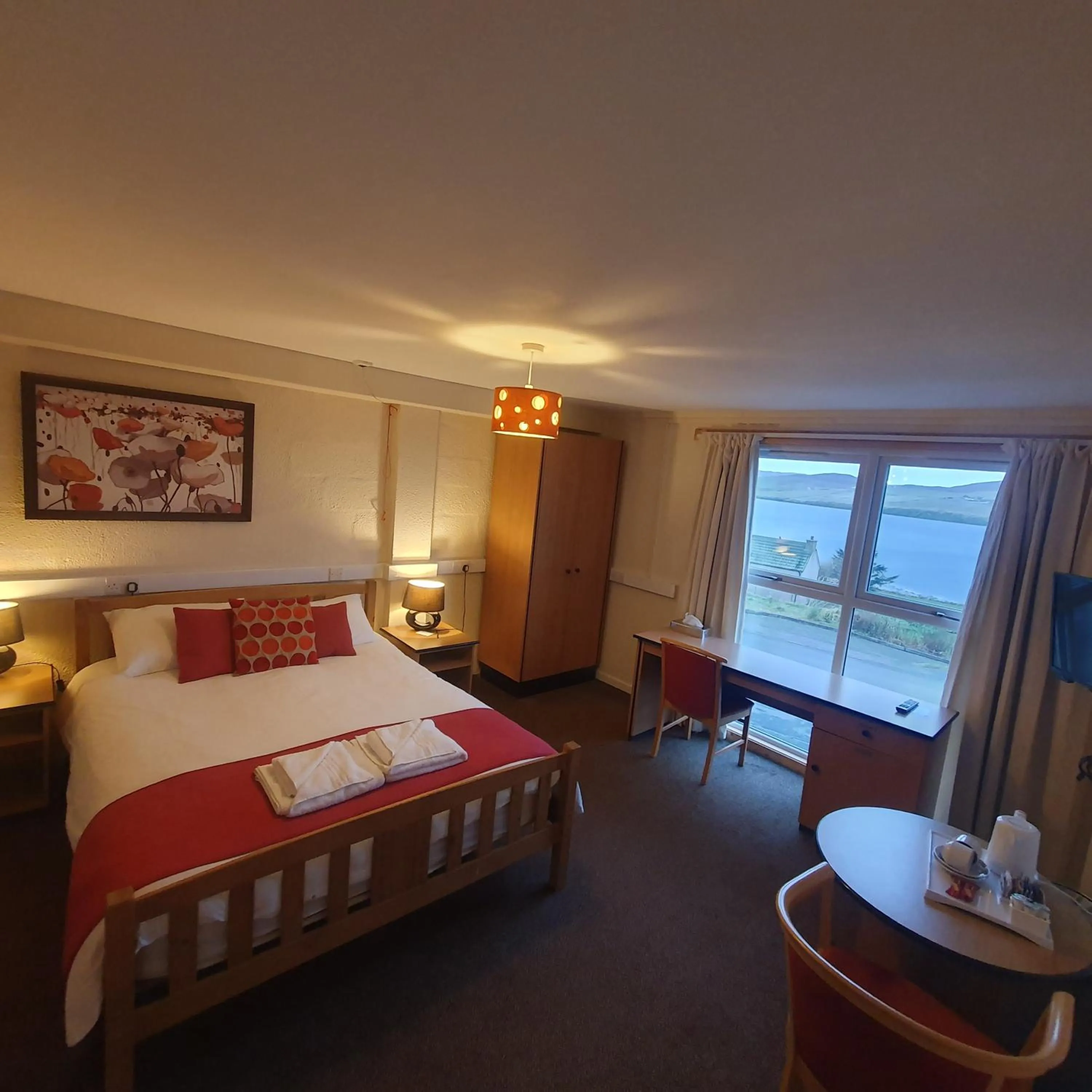 Bed in The Brae Hotel