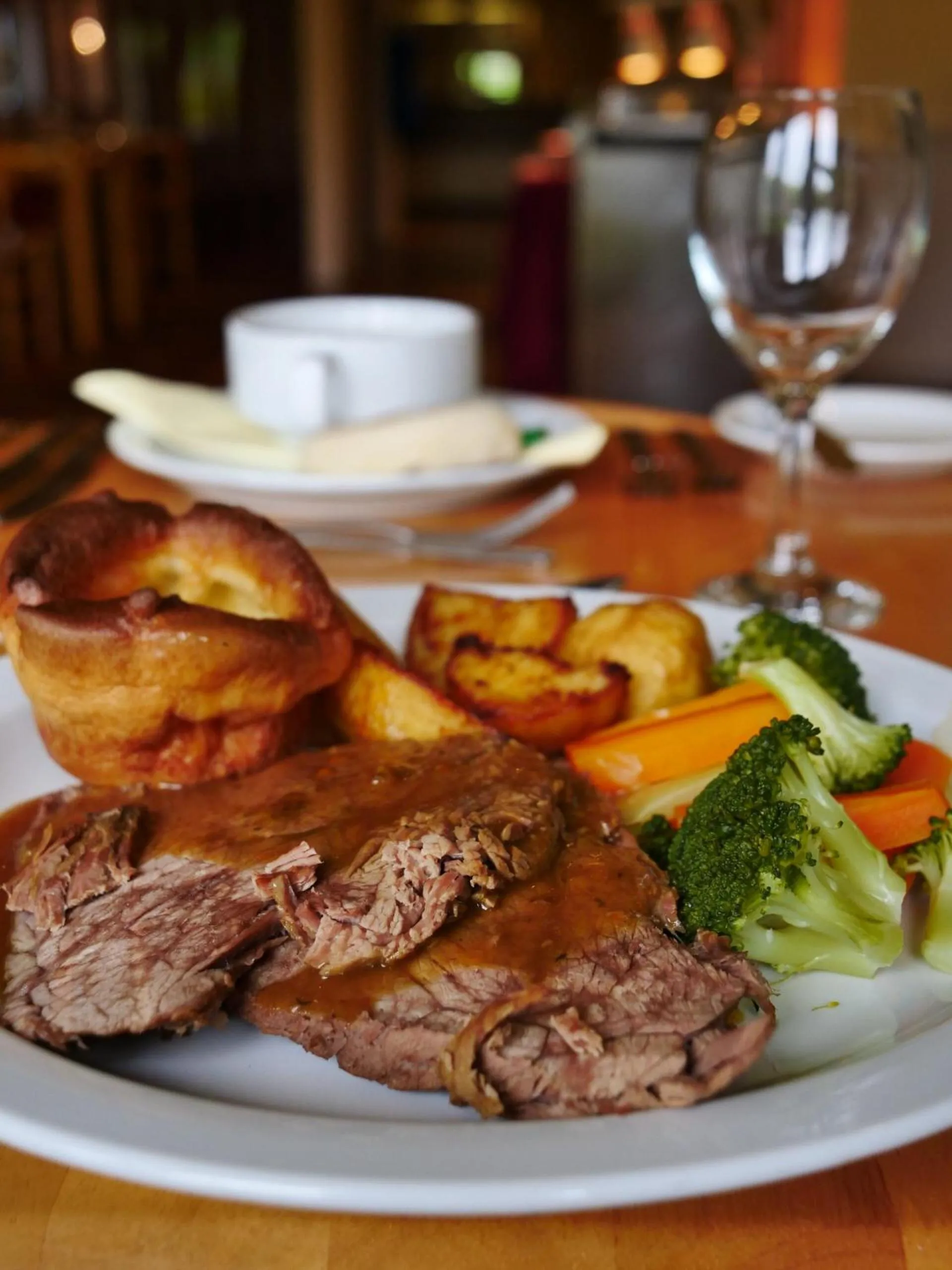 Restaurant/places to eat in The Brae Hotel