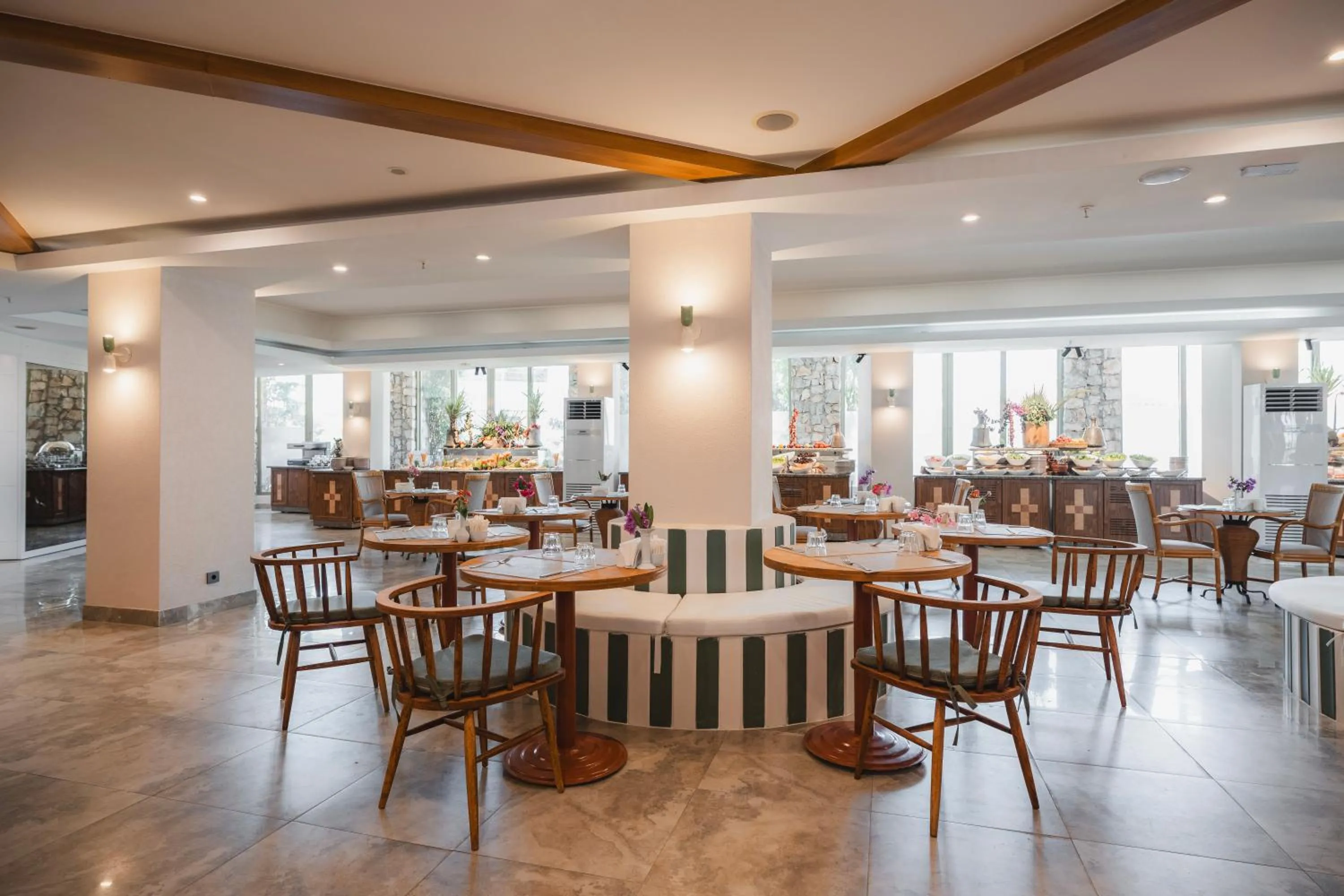 Restaurant/places to eat in Marti La Perla - Adult Only+16