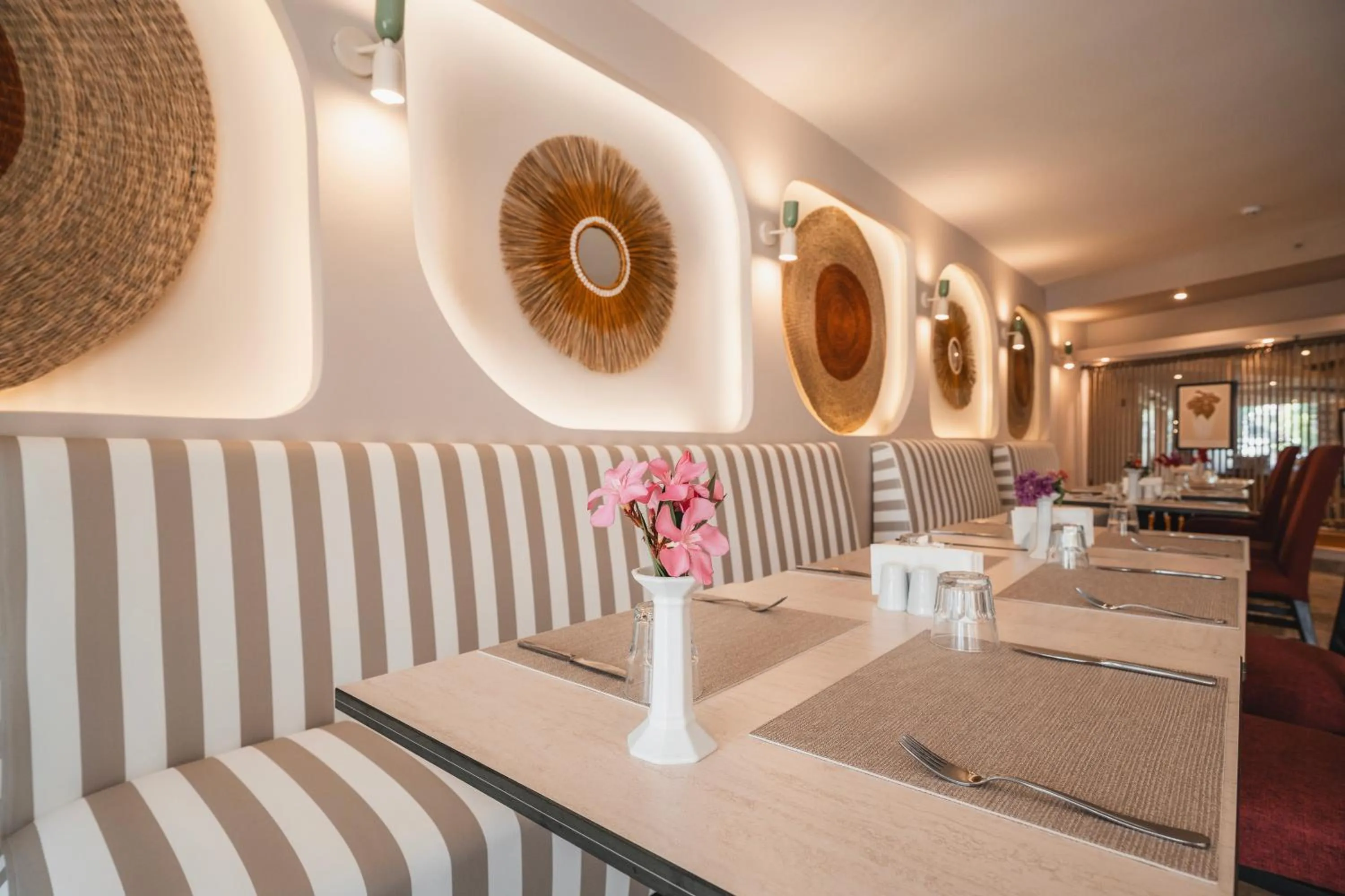 Restaurant/places to eat in Marti La Perla - Adult Only+16