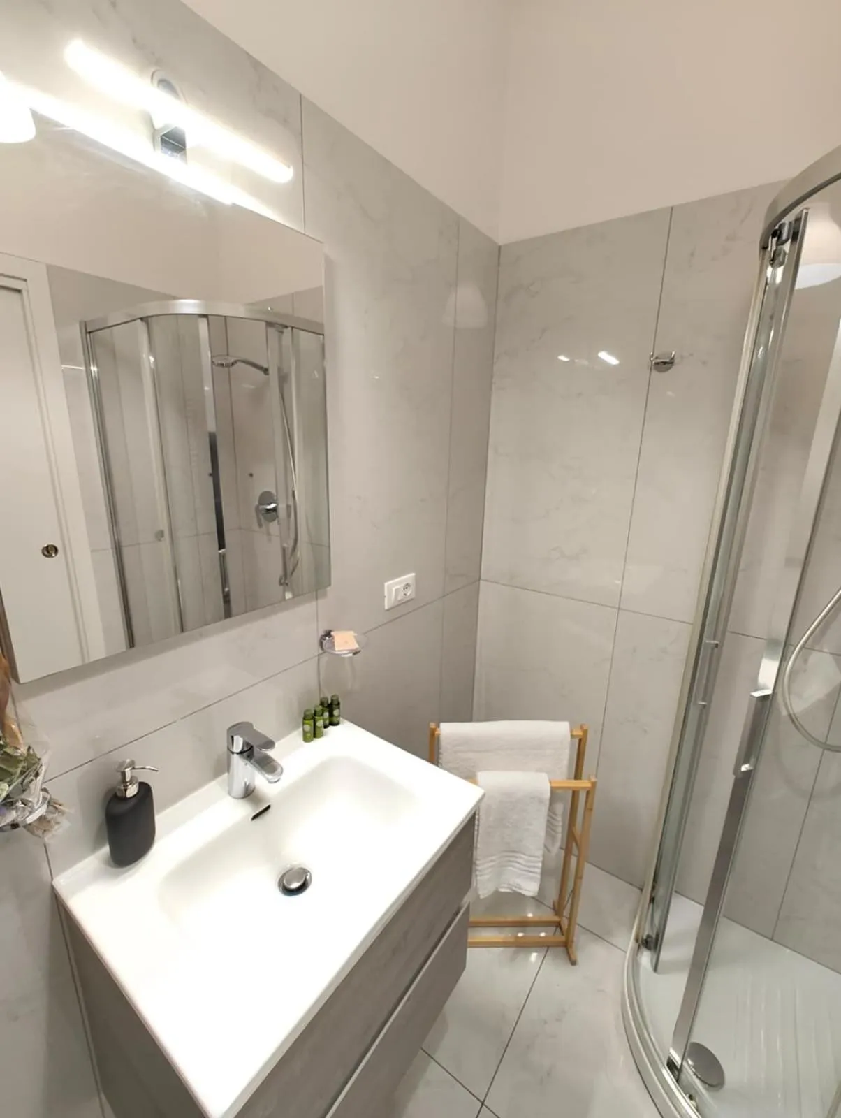 Shower in B&B La Marmora 39