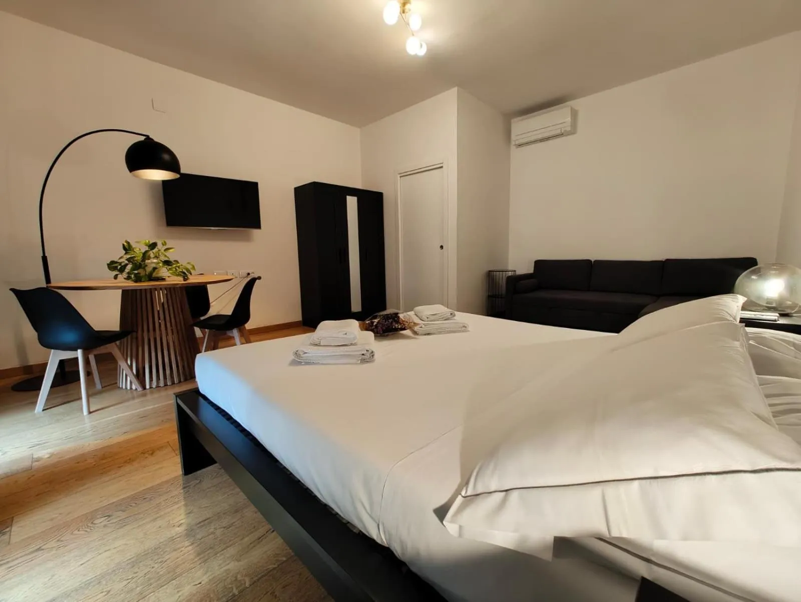 Bed in B&B La Marmora 39