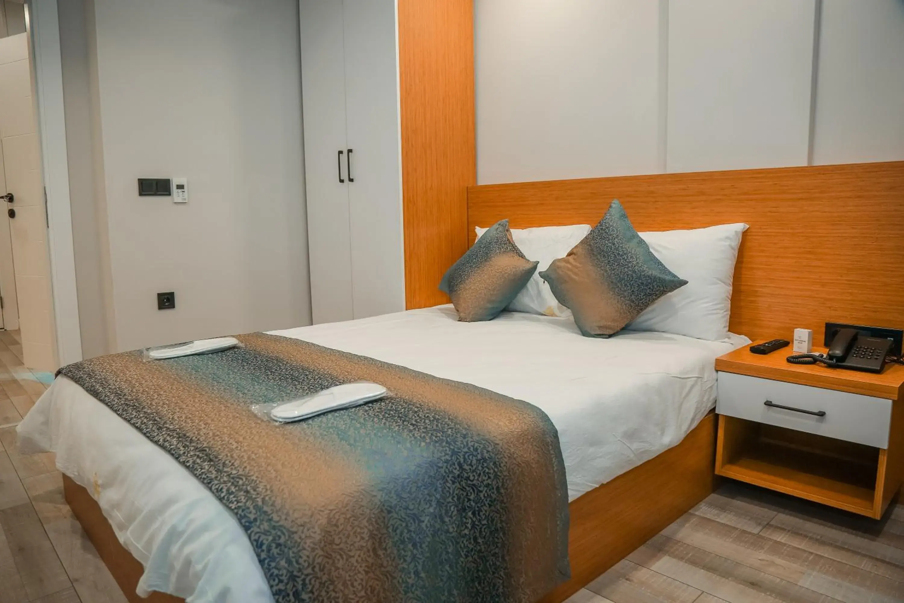 Large Deluxe Suite with Balcony and Sea View in White Golden Suite Hotel Large Deluxe Suite with Balcony and Sea View in White Golden Suite Hotel