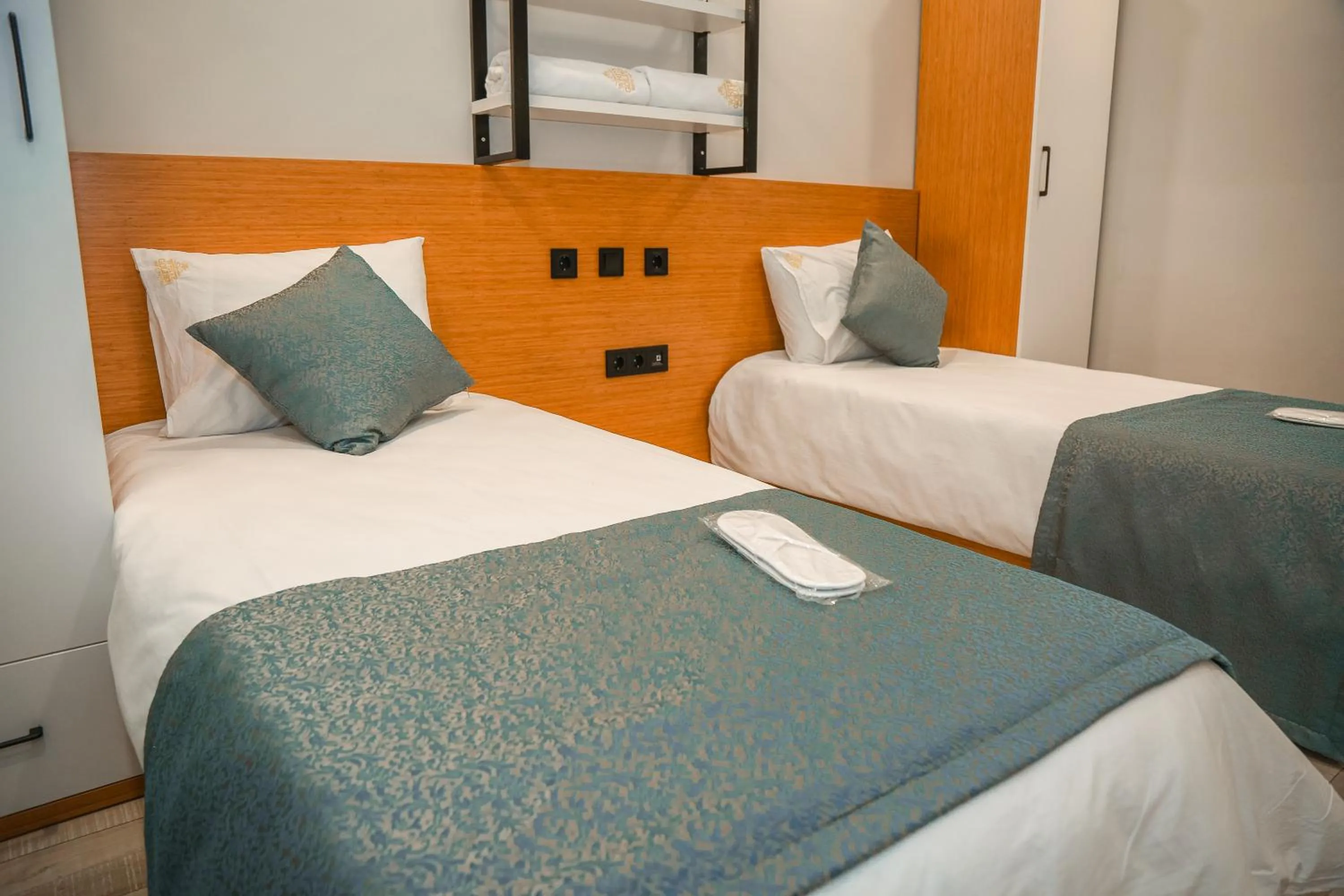 Bedroom, Bed in White Golden Suite Hotel