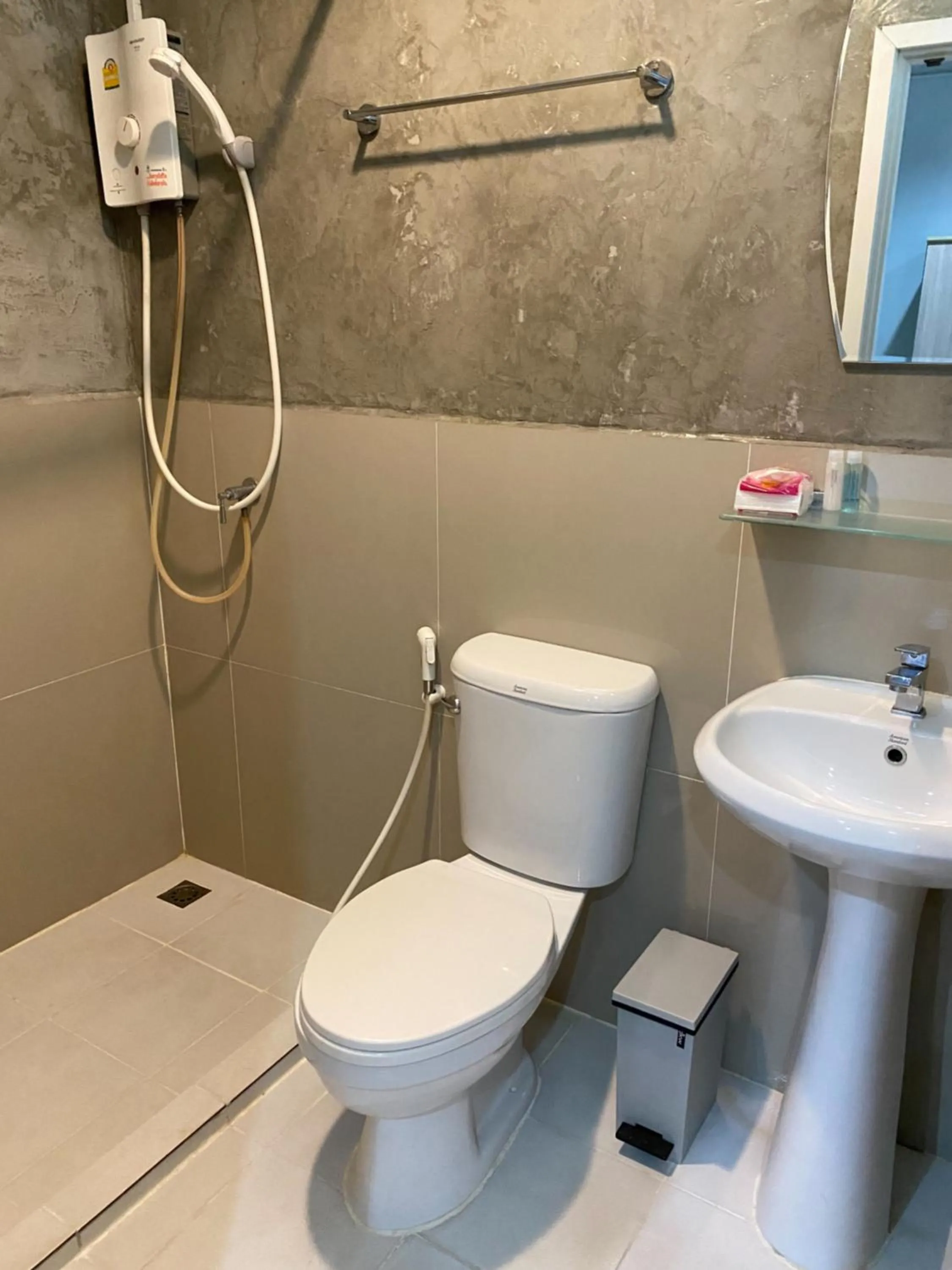 9TY hotel (ninety hotel)