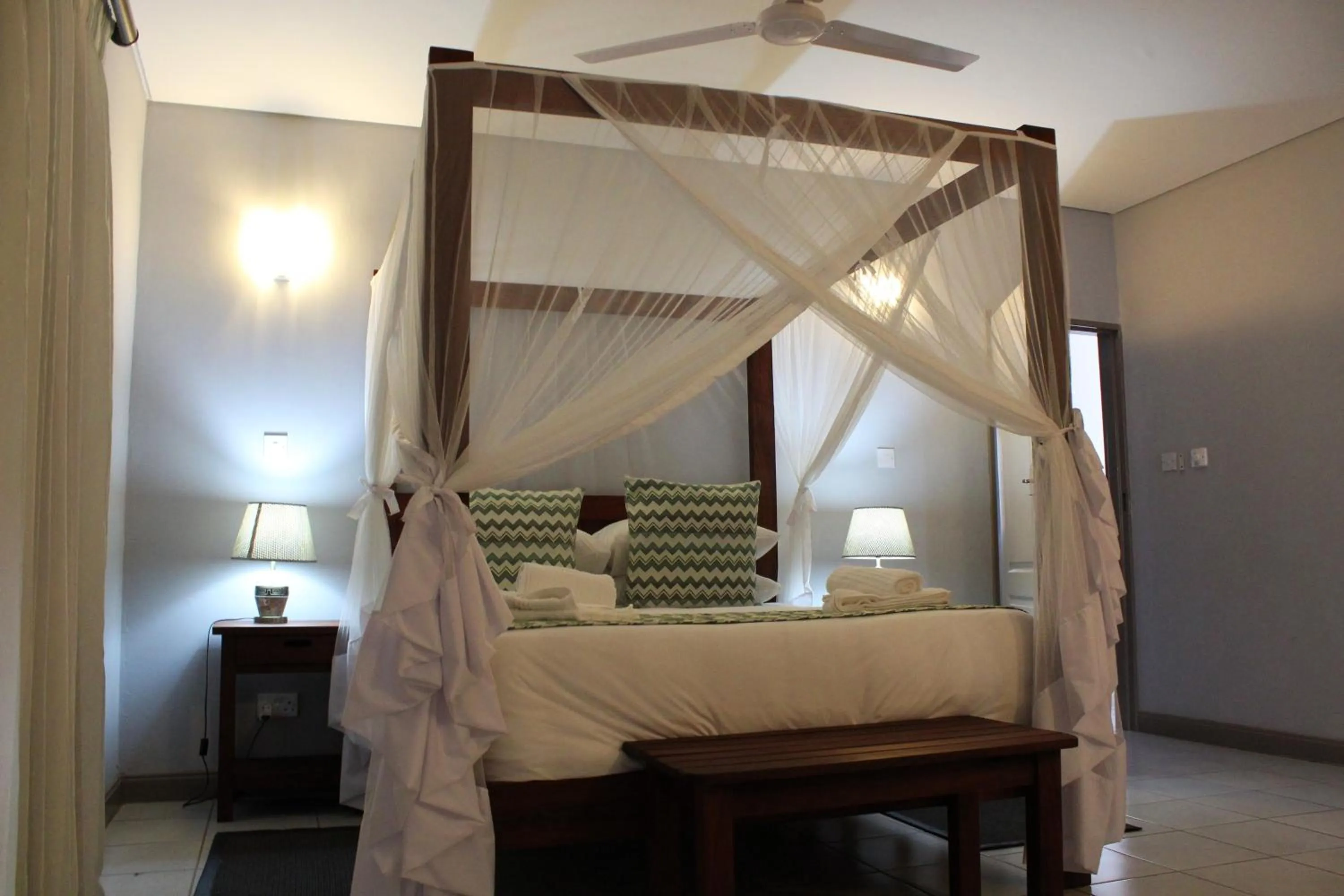 Bedroom, Bed in Tlou Safari Lodge