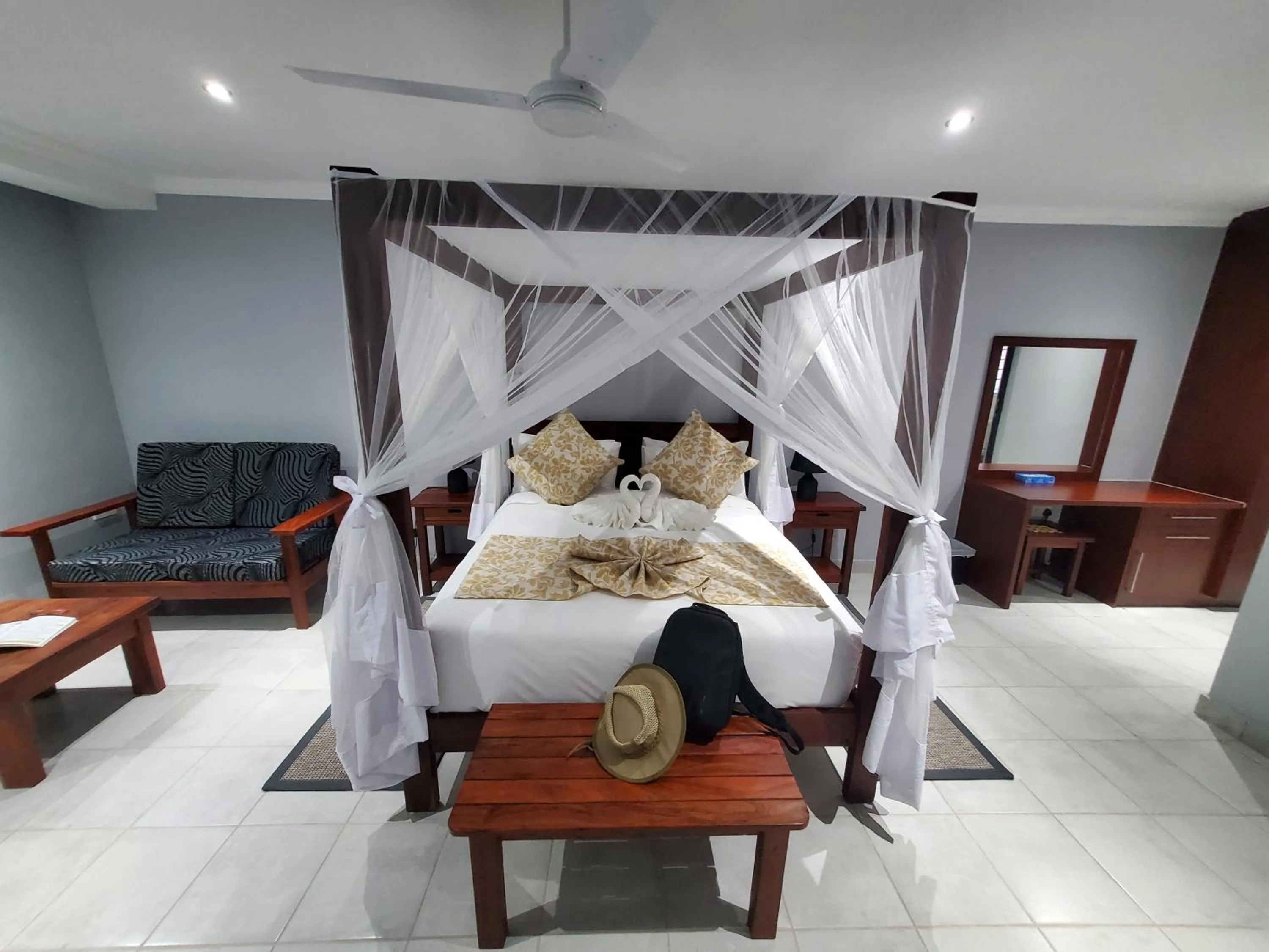 Bedroom, Bed in Tlou Safari Lodge