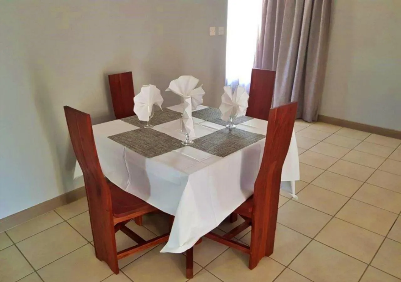 Dining area in Tlou Safari Lodge