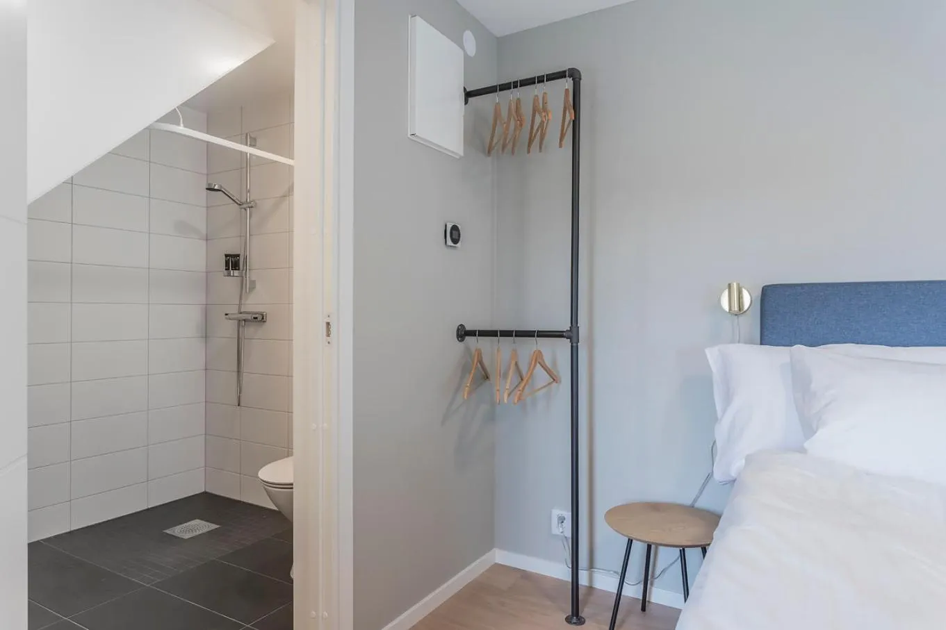 Shower, Bed in Hotell MAVI