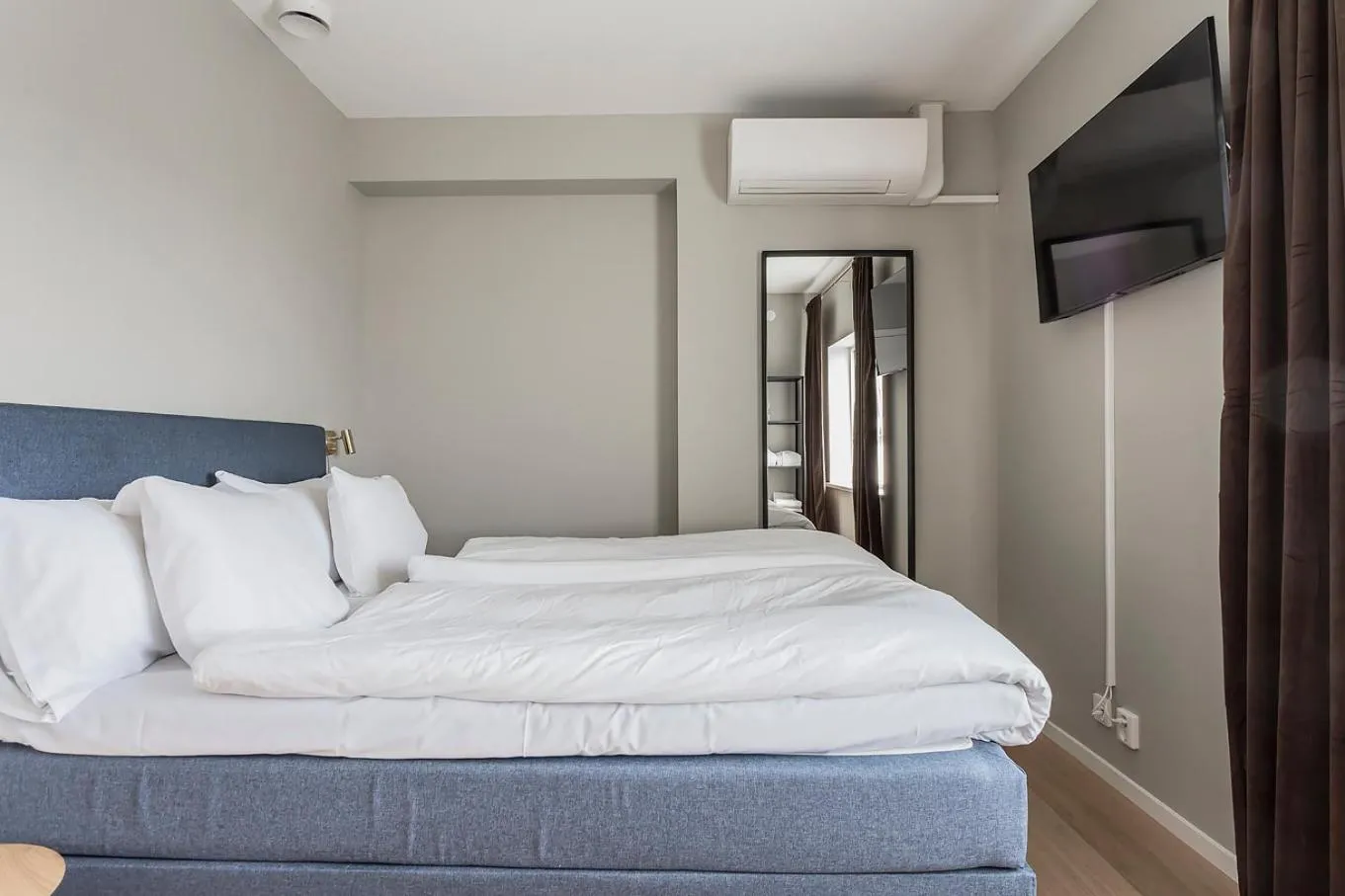 Property building, Bed in Hotell MAVI