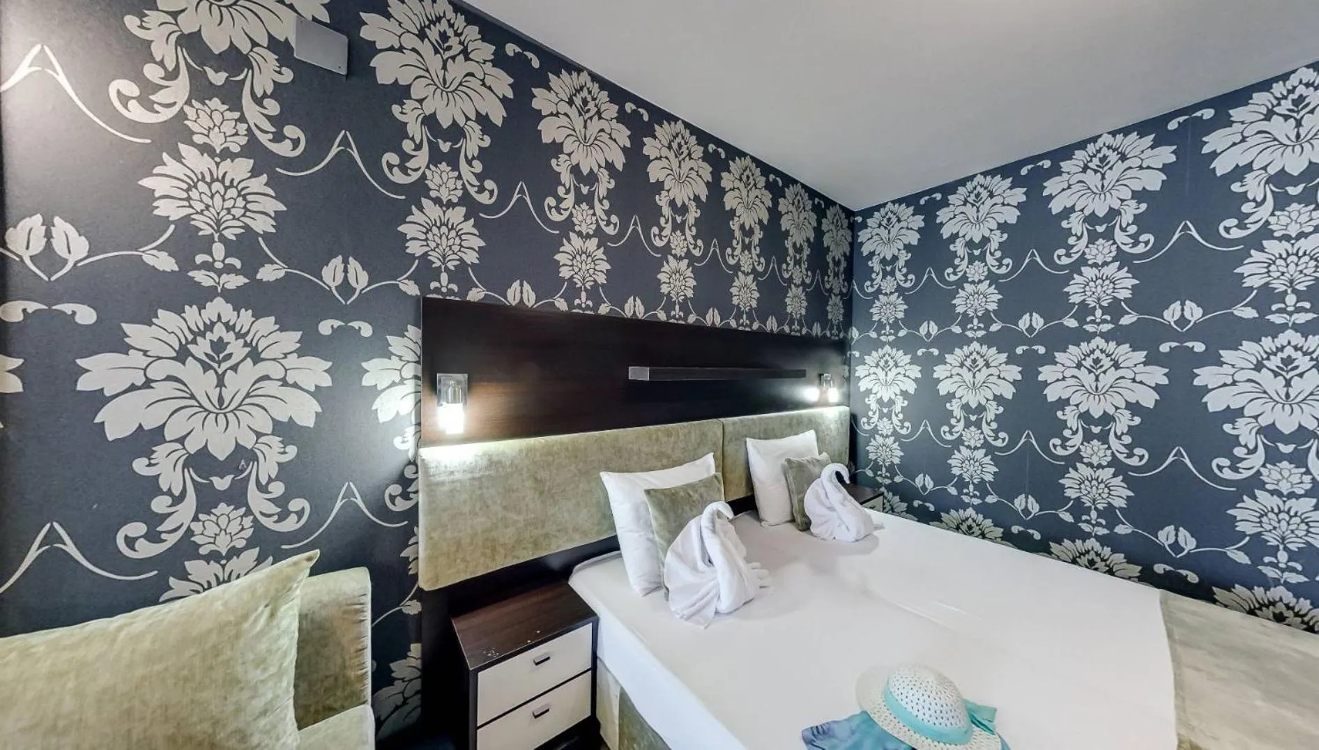 Briz Beach Apartments