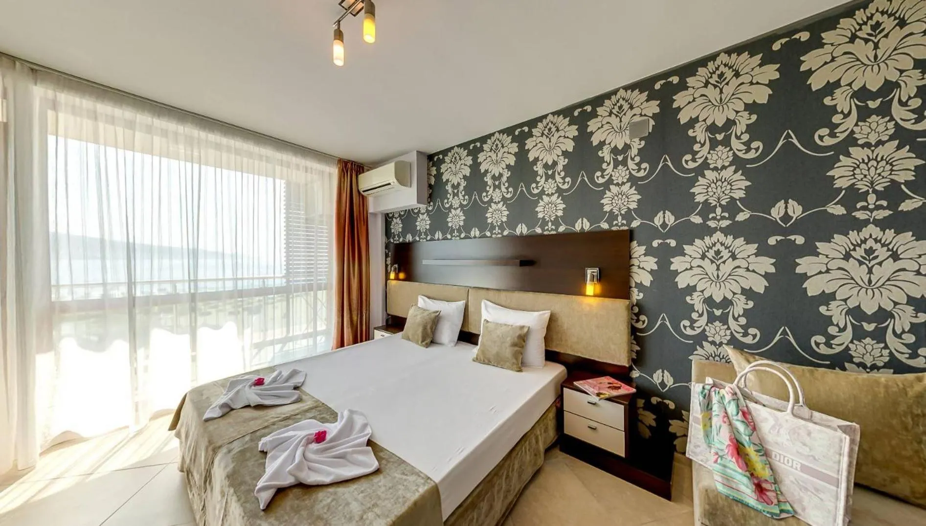 Briz Beach Apartments