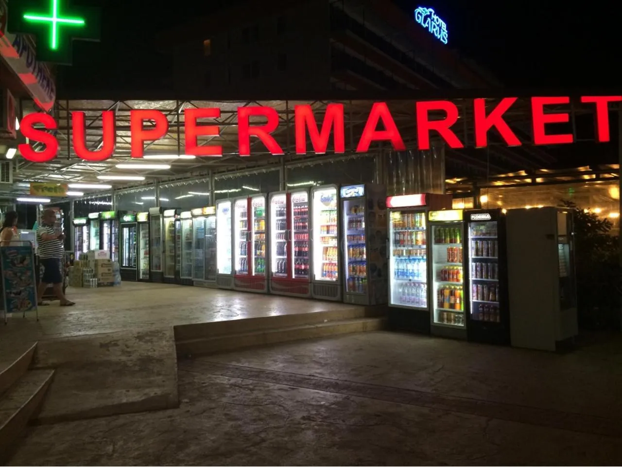 On-site shops in Briz Beach Apartments