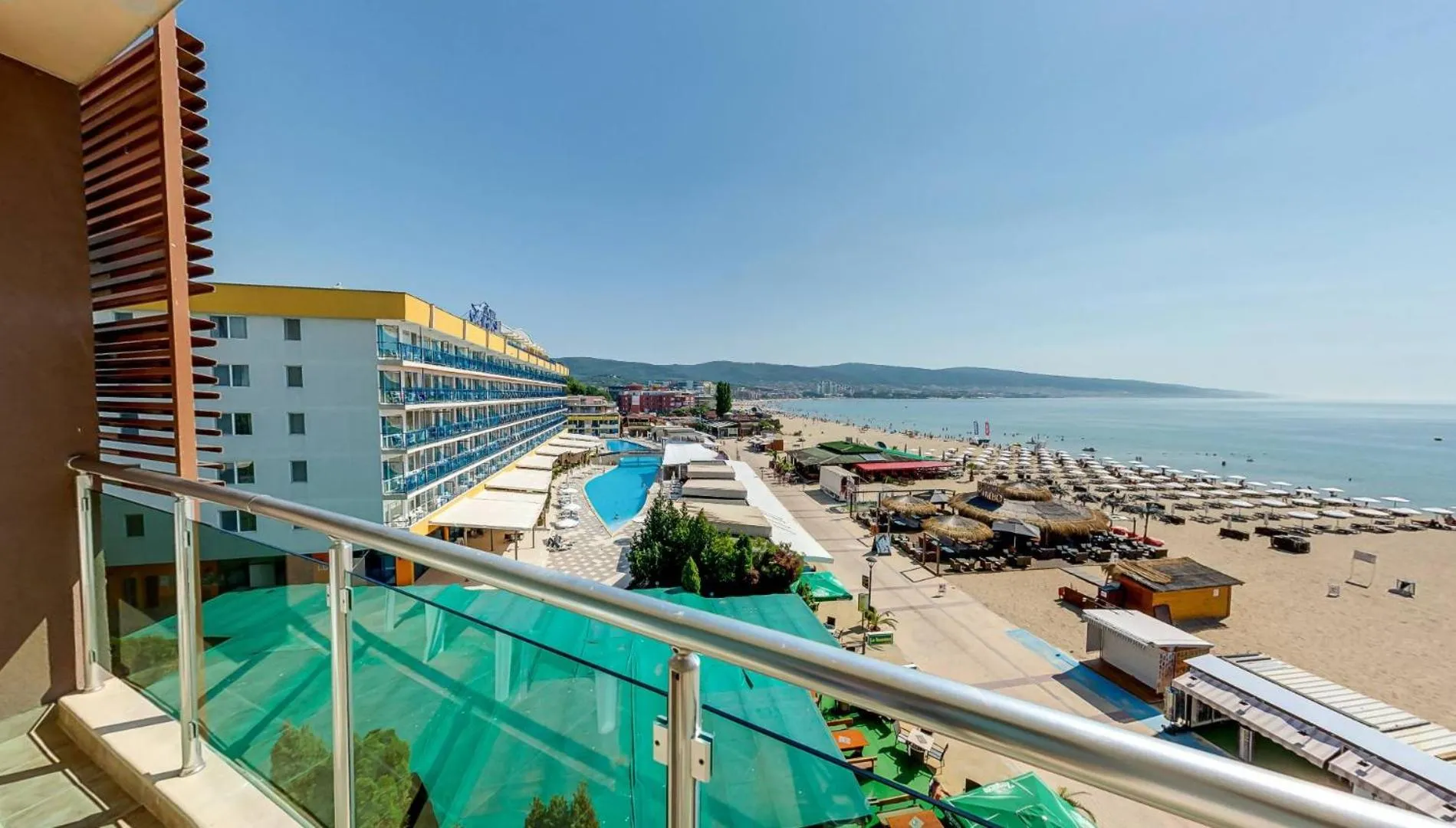 Briz Beach Apartments