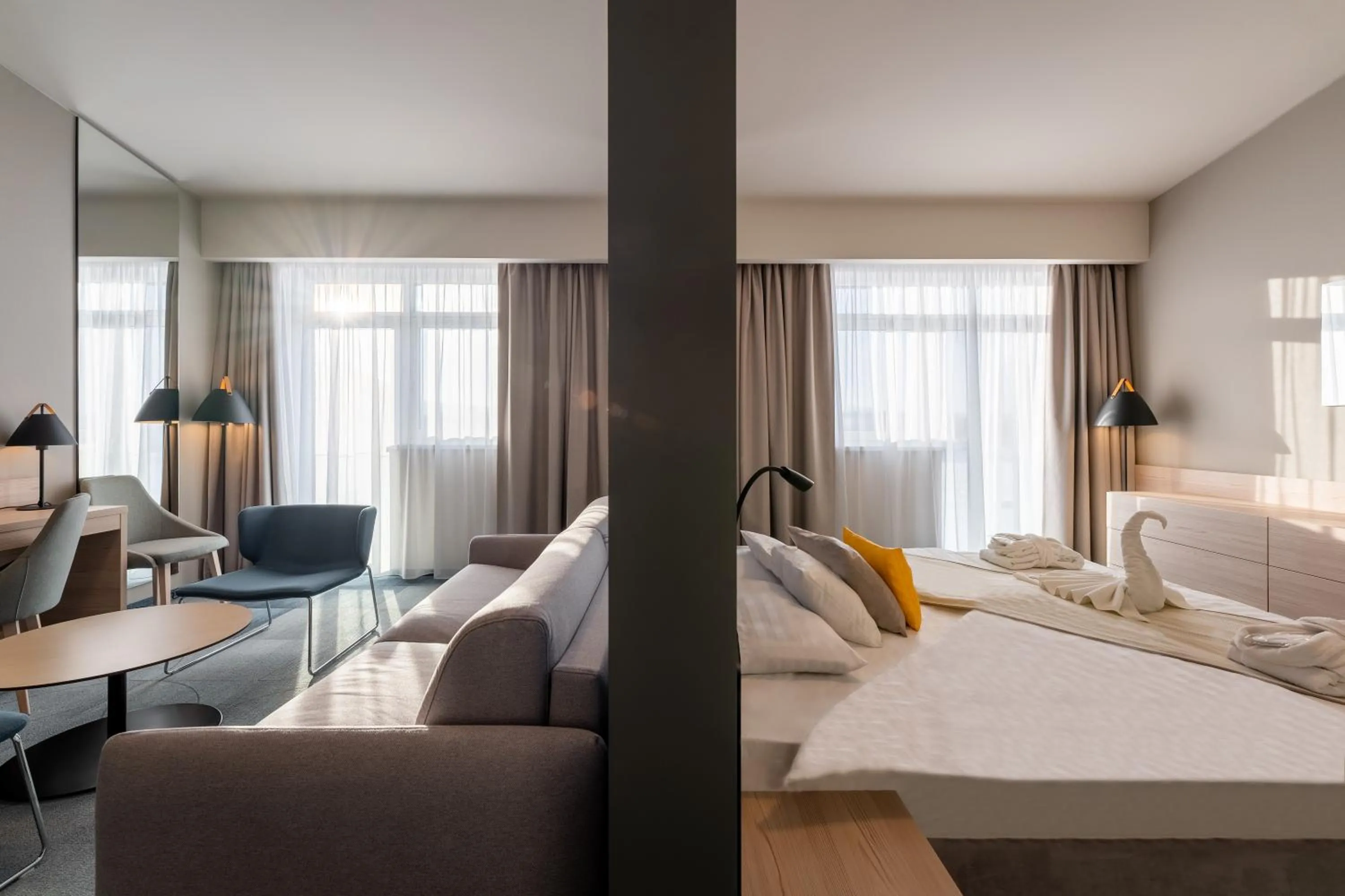 Living room, Bed in Globall Hotel