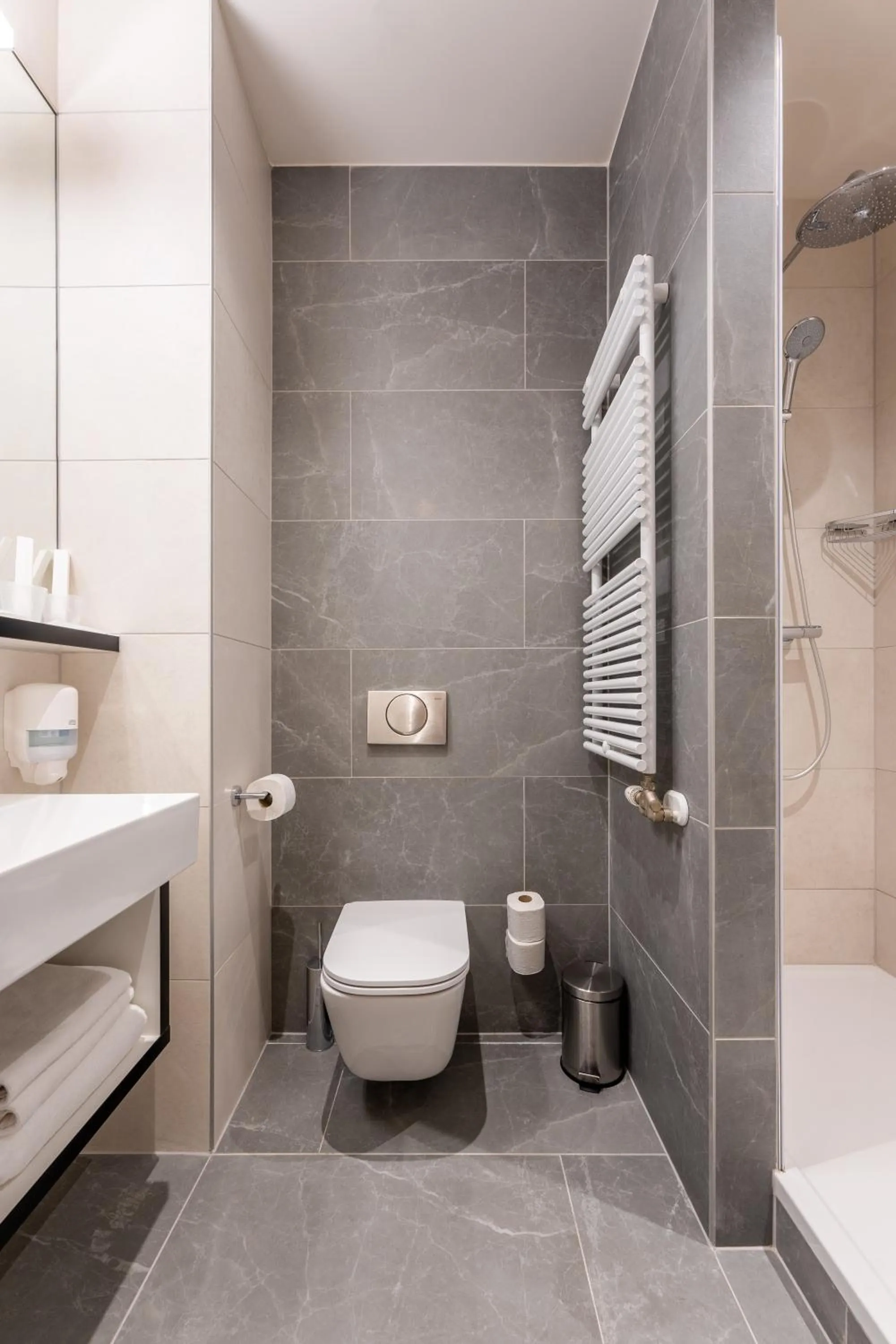 Bathroom in Globall Hotel