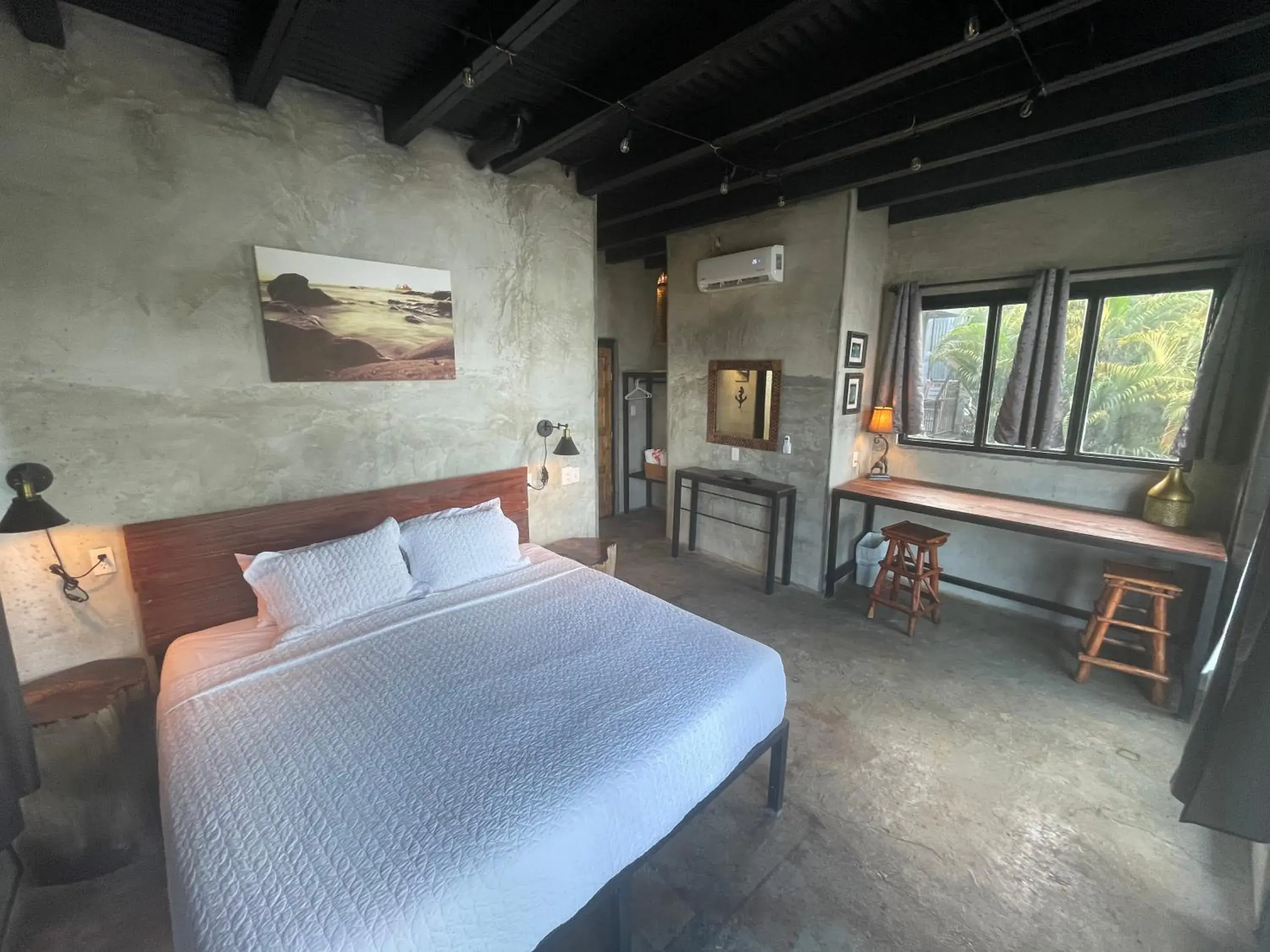 Superior King Room - single occupancy in San Carlos Surf Resort & Eco Lodge Superior King Room - single occupancy in San Carlos Surf Resort & Eco Lodge