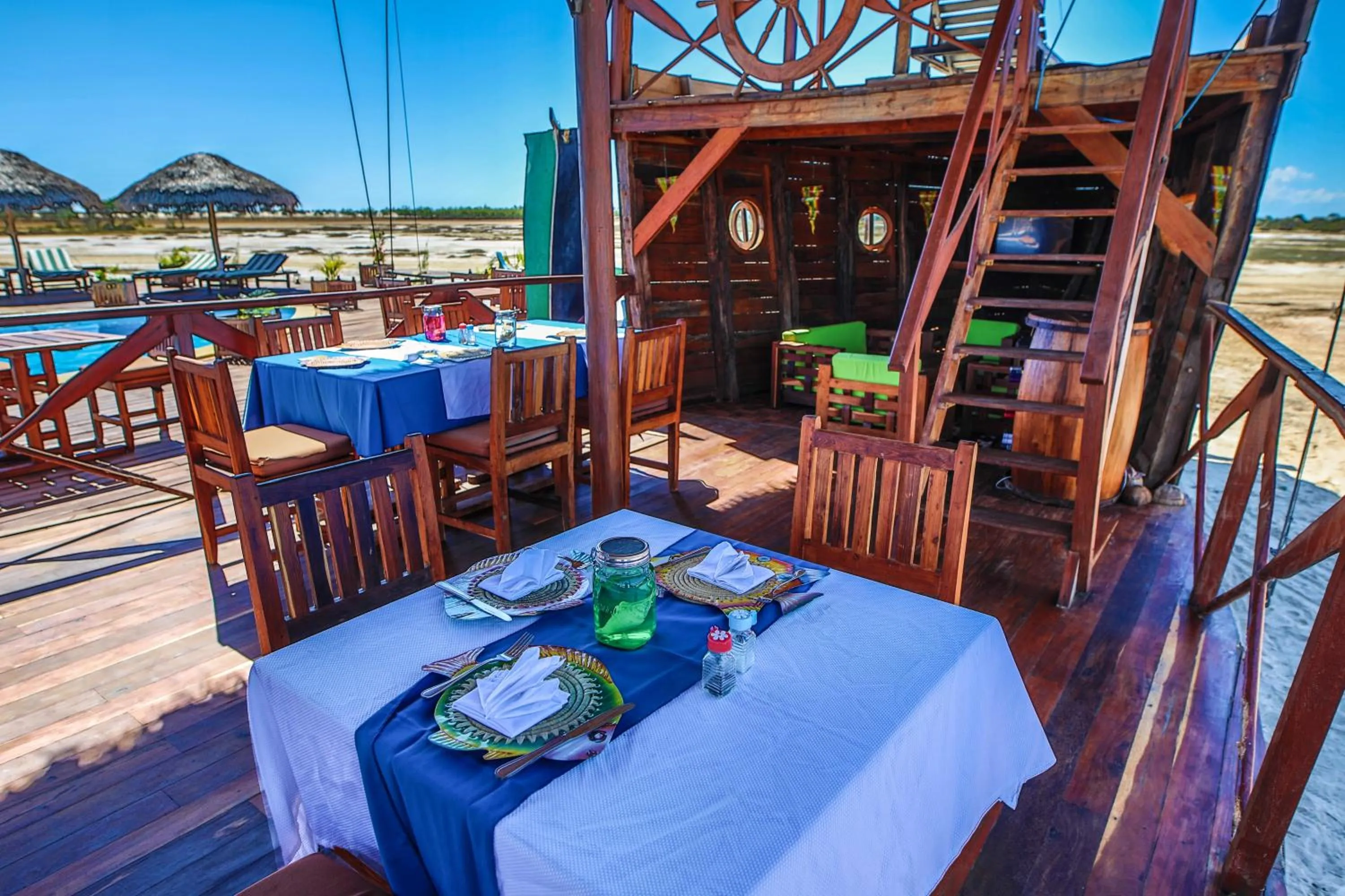 Restaurant/places to eat in CAP KIMONY