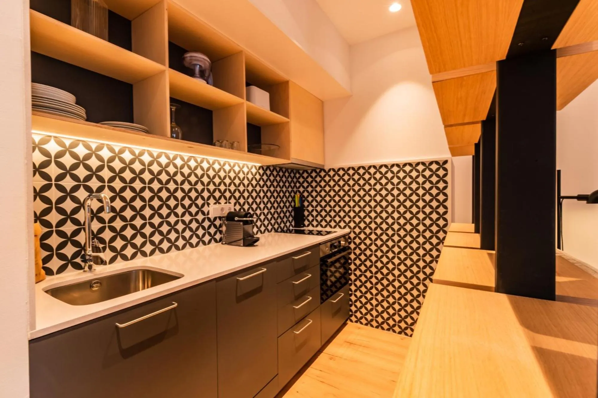 Kitchen or kitchenette in Port Plaza Apartments