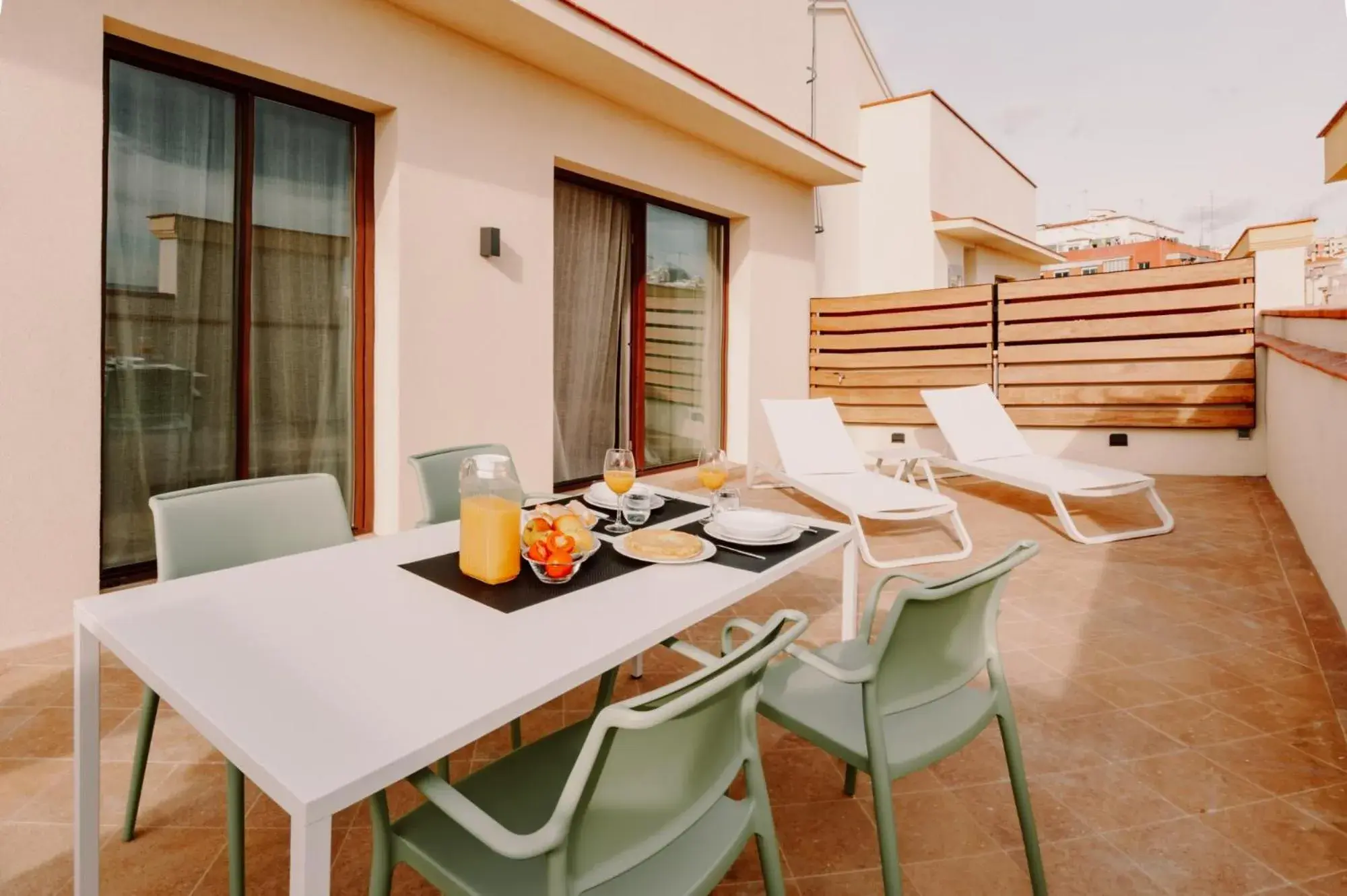 One-Bedroom Apartment with Terrace in Port Plaza Apartments One-Bedroom Apartment with Terrace in Port Plaza Apartments