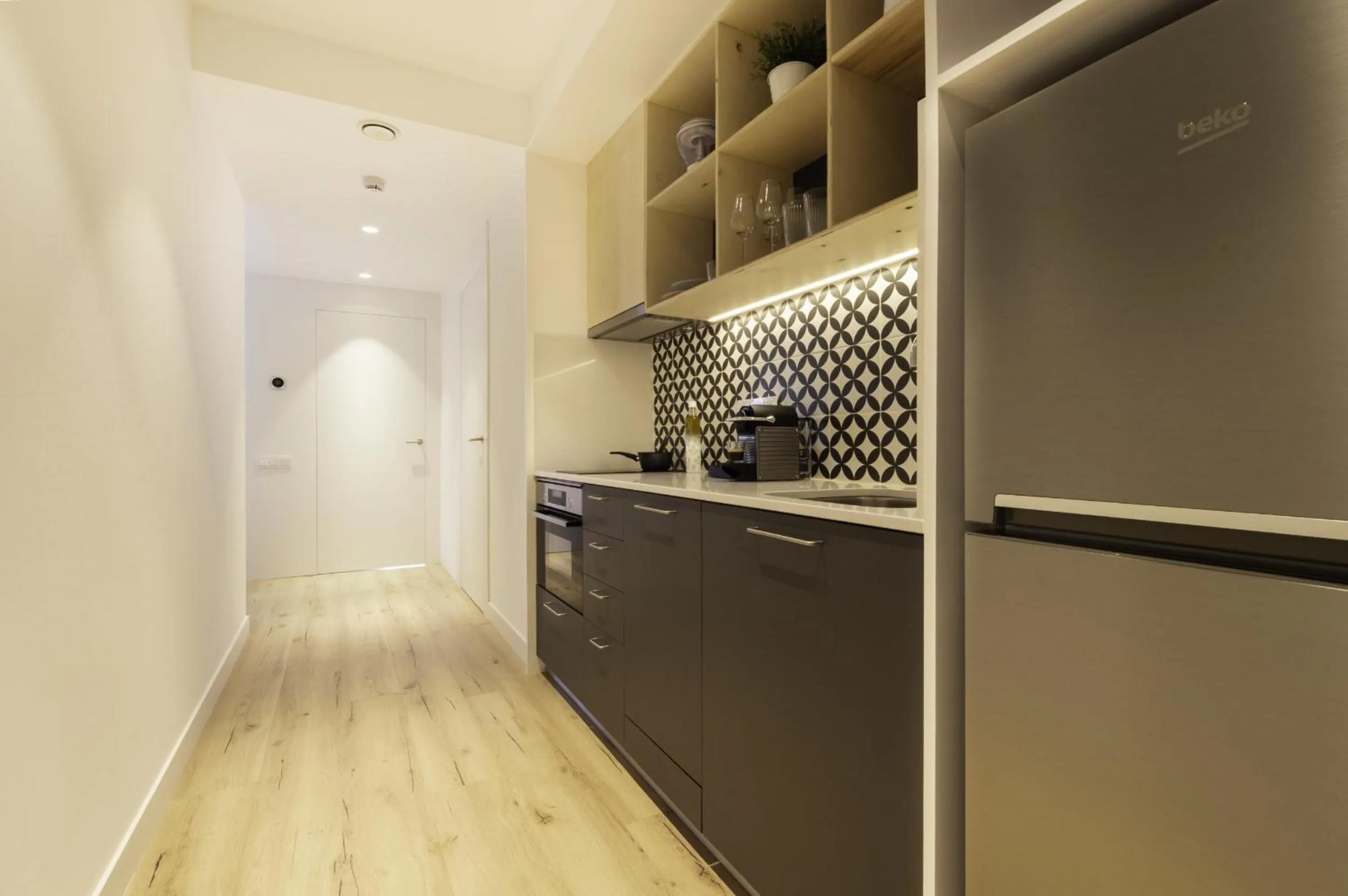 Kitchen or kitchenette in Port Plaza Apartments