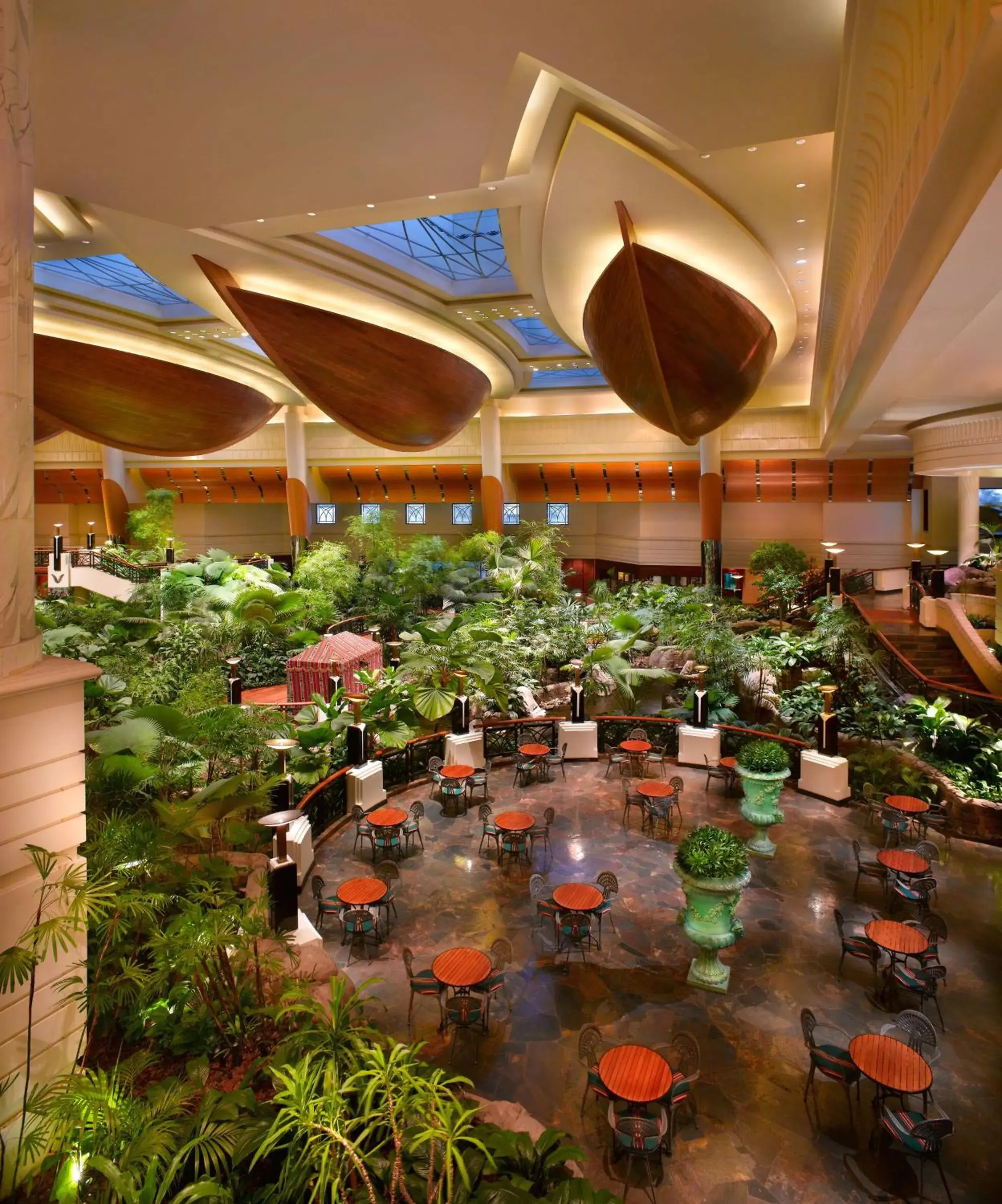 Restaurant/places to eat in Grand Hyatt Dubai Restaurant/places to eat in Grand Hyatt Dubai