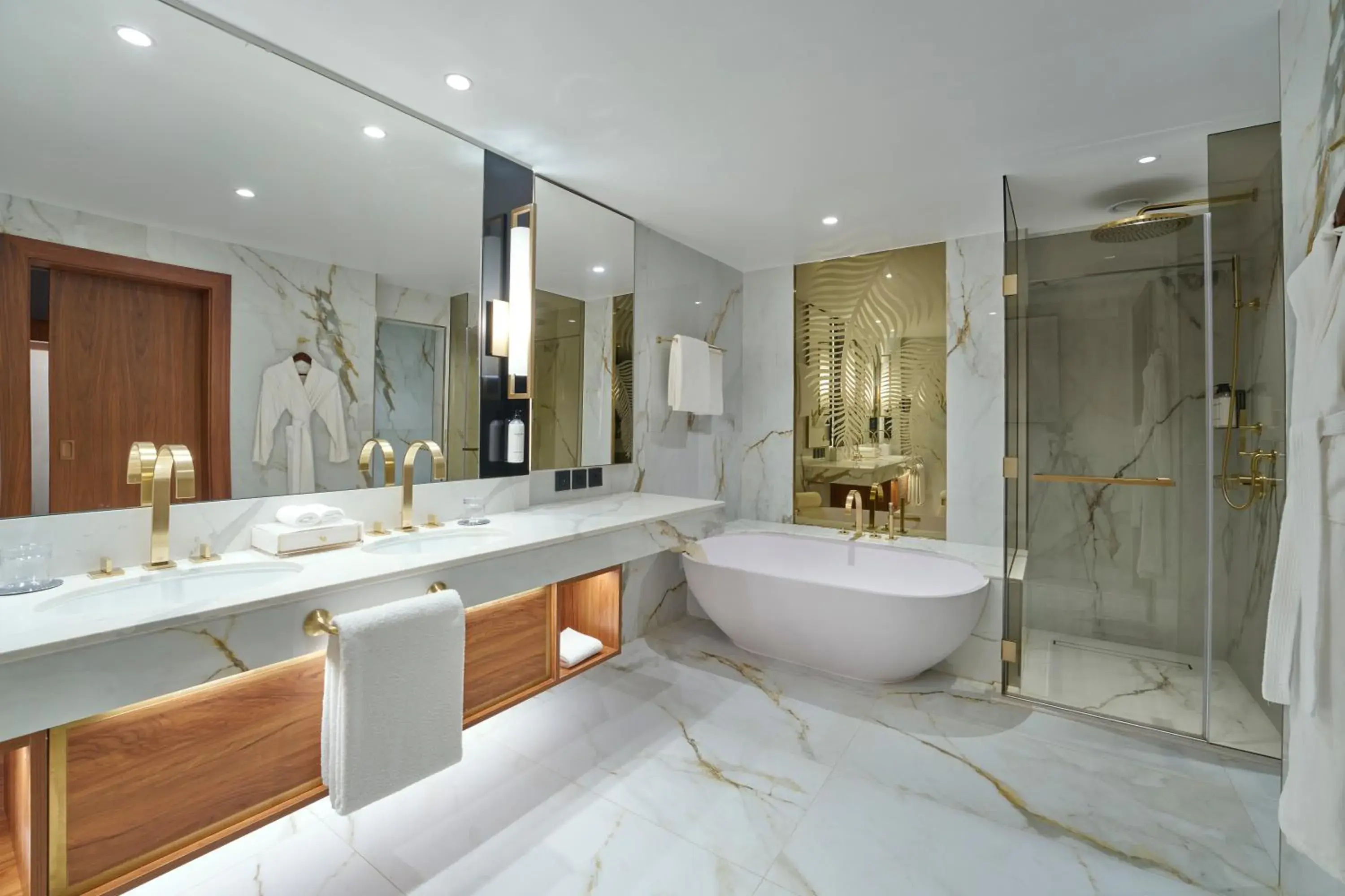 Bathroom in Grand Hyatt Dubai Resort & Waterpark Bathroom in Grand Hyatt Dubai Resort & Waterpark