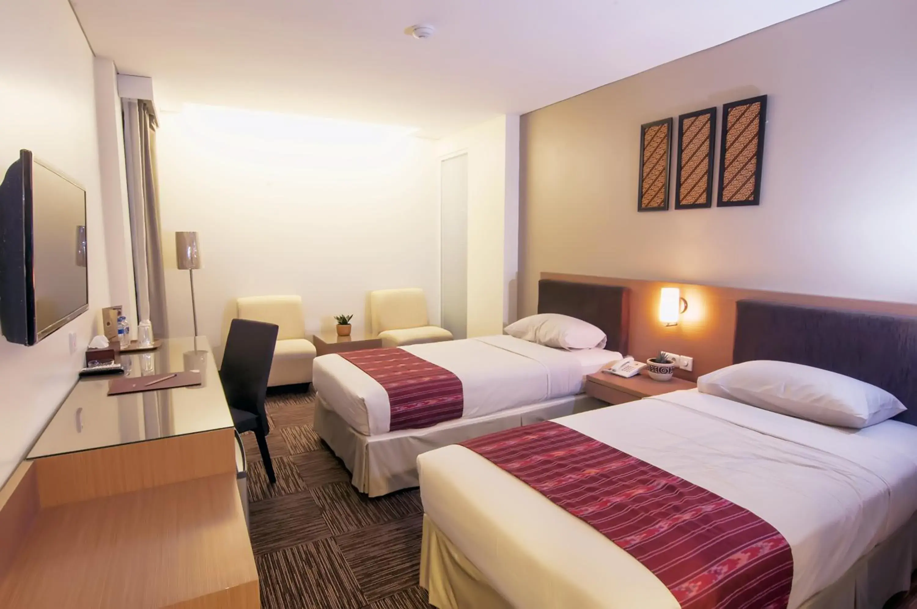 Photo of the whole room, Bed in Cipta Hotel Wahid Hasyim Photo of the whole room, Bed in Cipta Hotel Wahid Hasyim