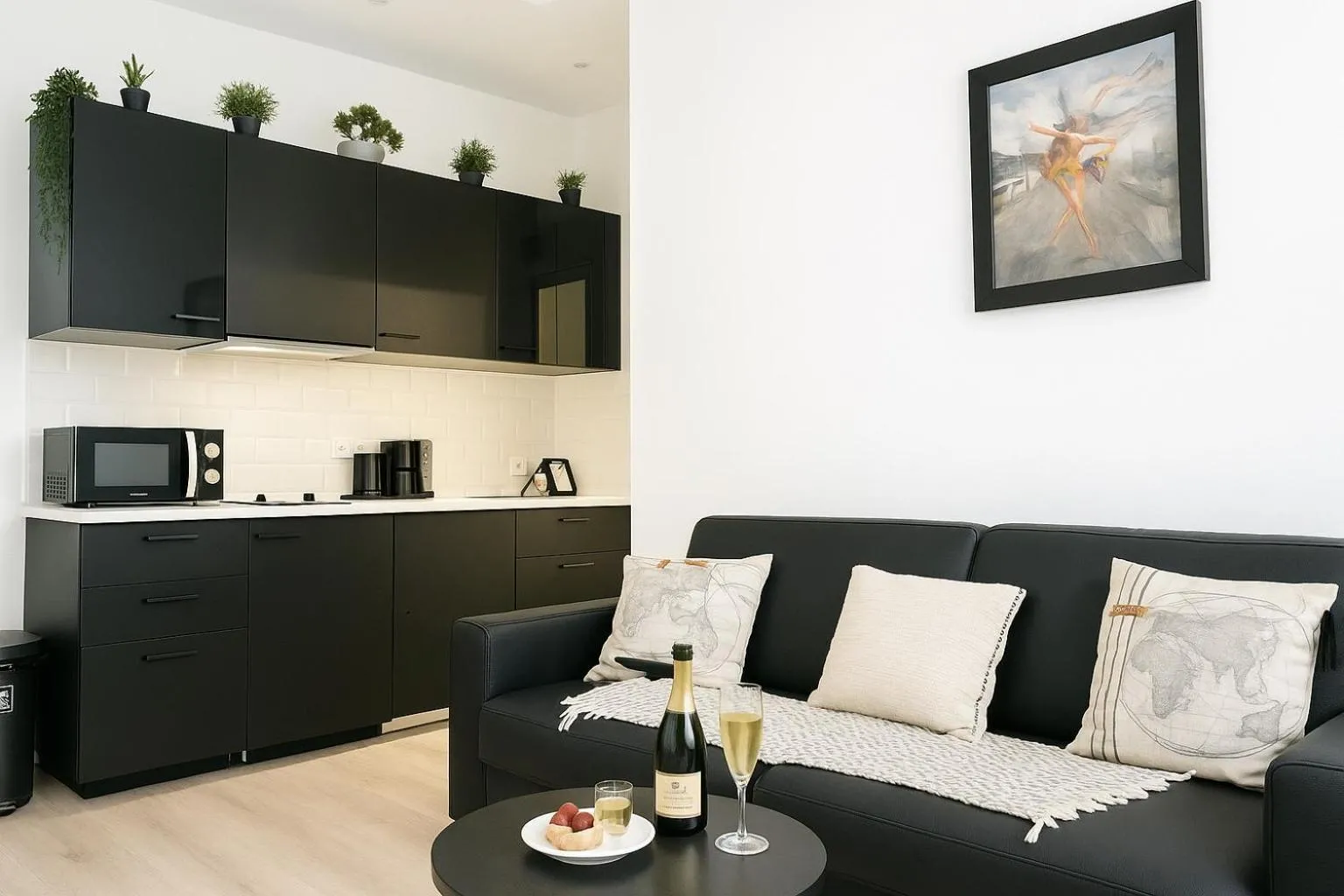 TV and multimedia in ARC DE TRIOMPHE-CARNOT Luxury & Design