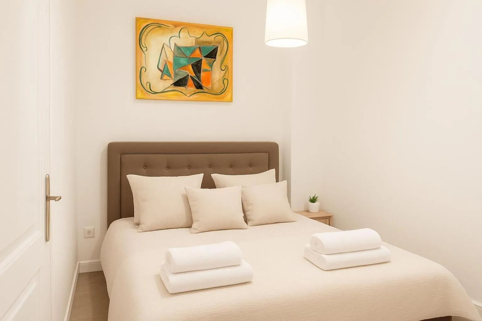 Bed in ARC DE TRIOMPHE-CARNOT Luxury & Design