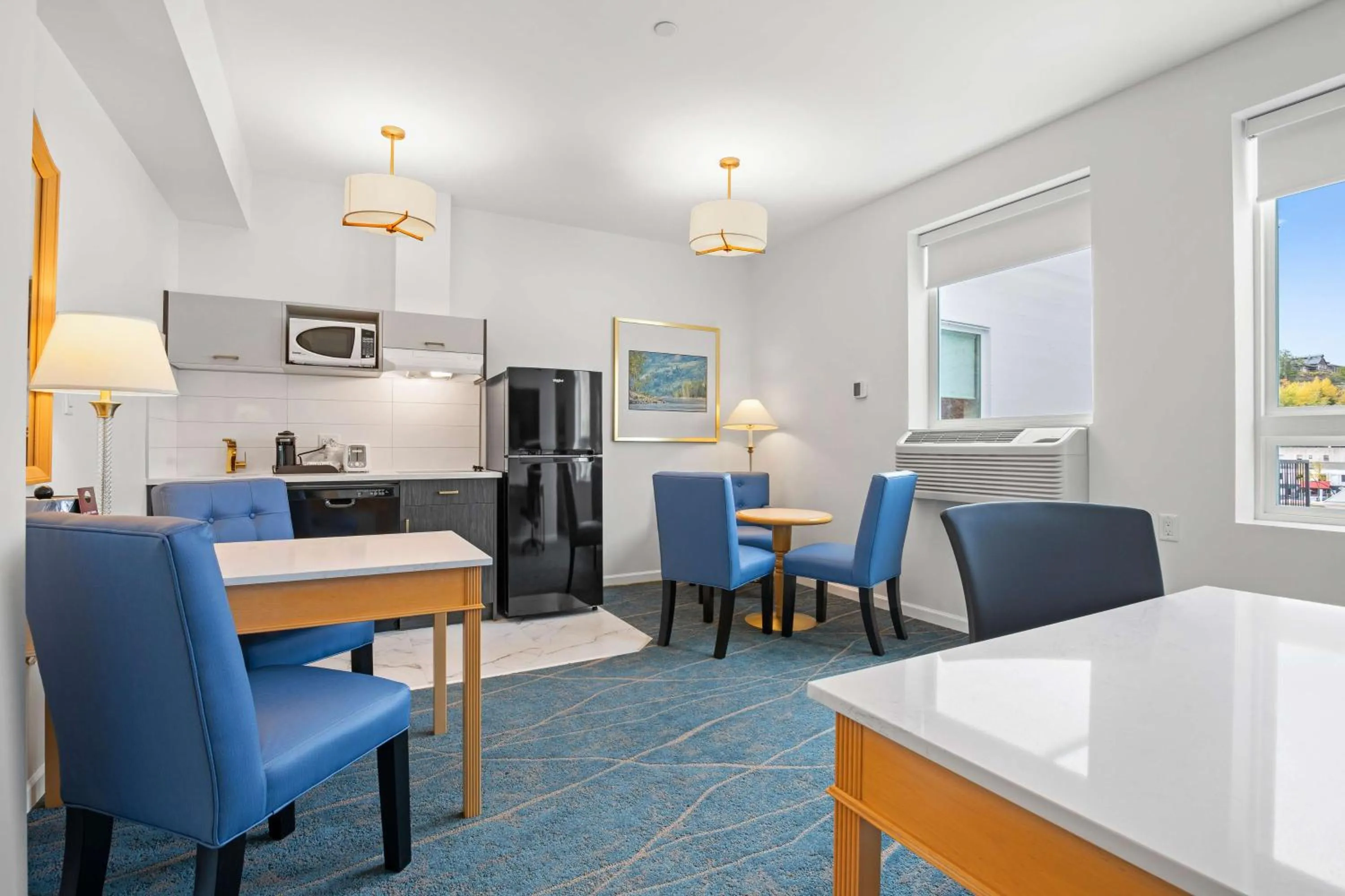 Bedroom in Crown Columbia Hotel; BW Premier Collection