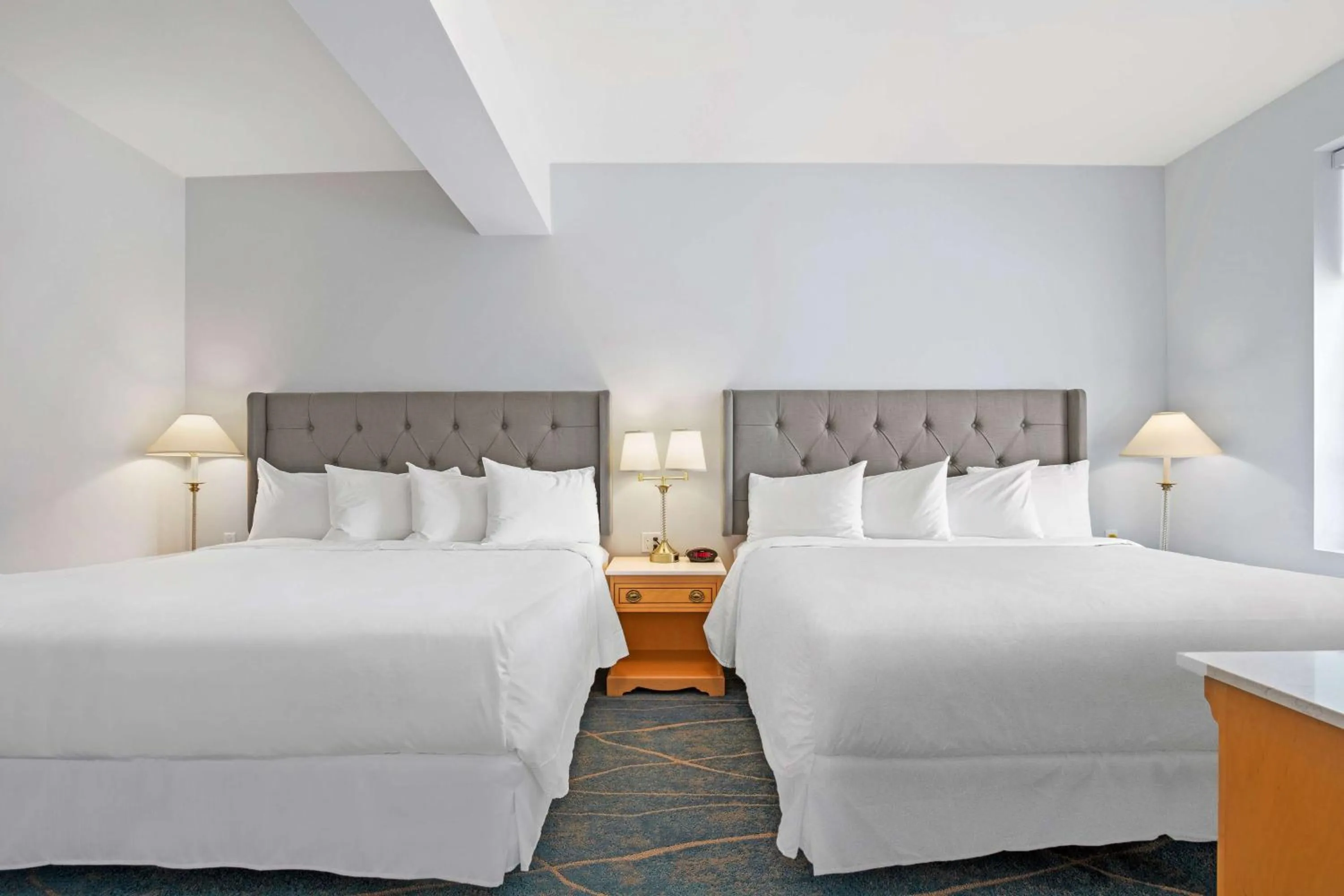 Bedroom, Bed in Crown Columbia Hotel; BW Premier Collection