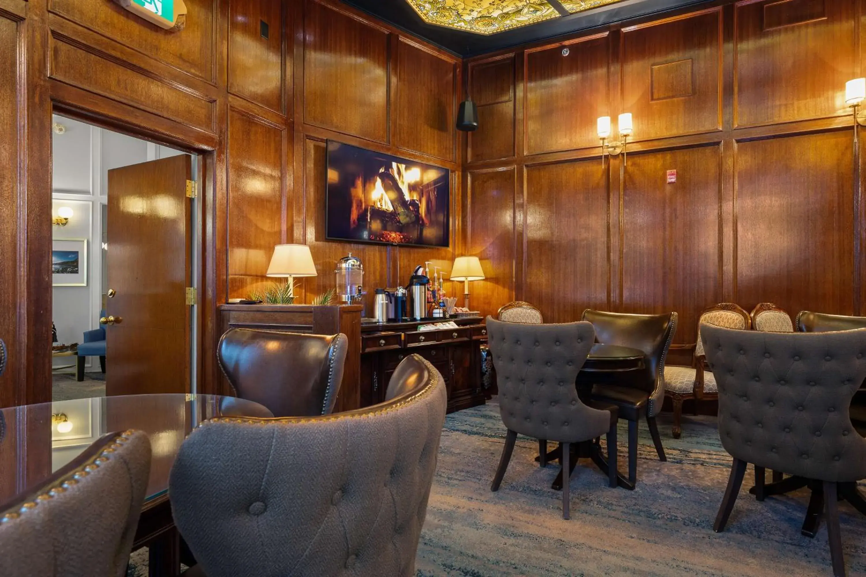 Lobby or reception in Crown Columbia Hotel; BW Premier Collection Lobby or reception in Crown Columbia Hotel; BW Premier Collection