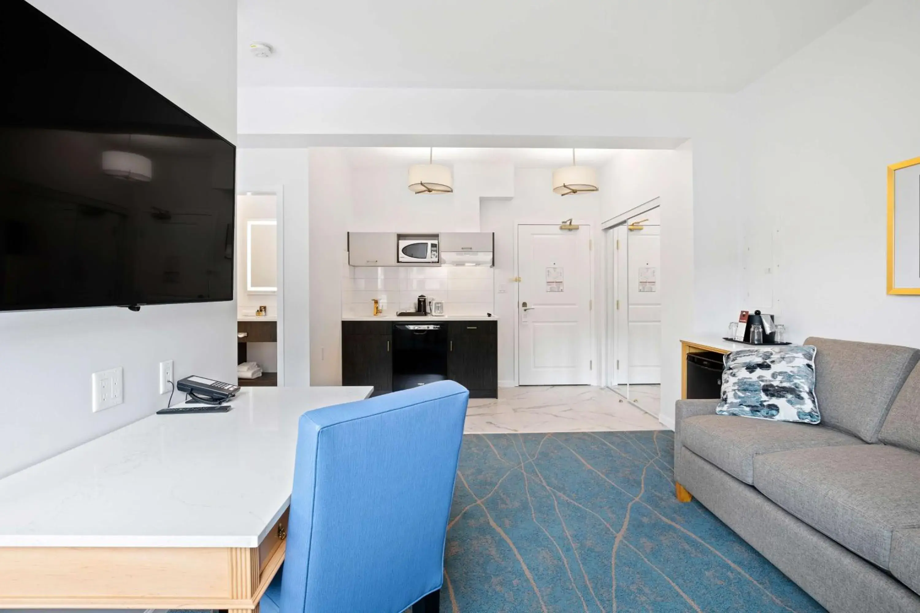 Bedroom in Crown Columbia Hotel; BW Premier Collection Bedroom in Crown Columbia Hotel; BW Premier Collection